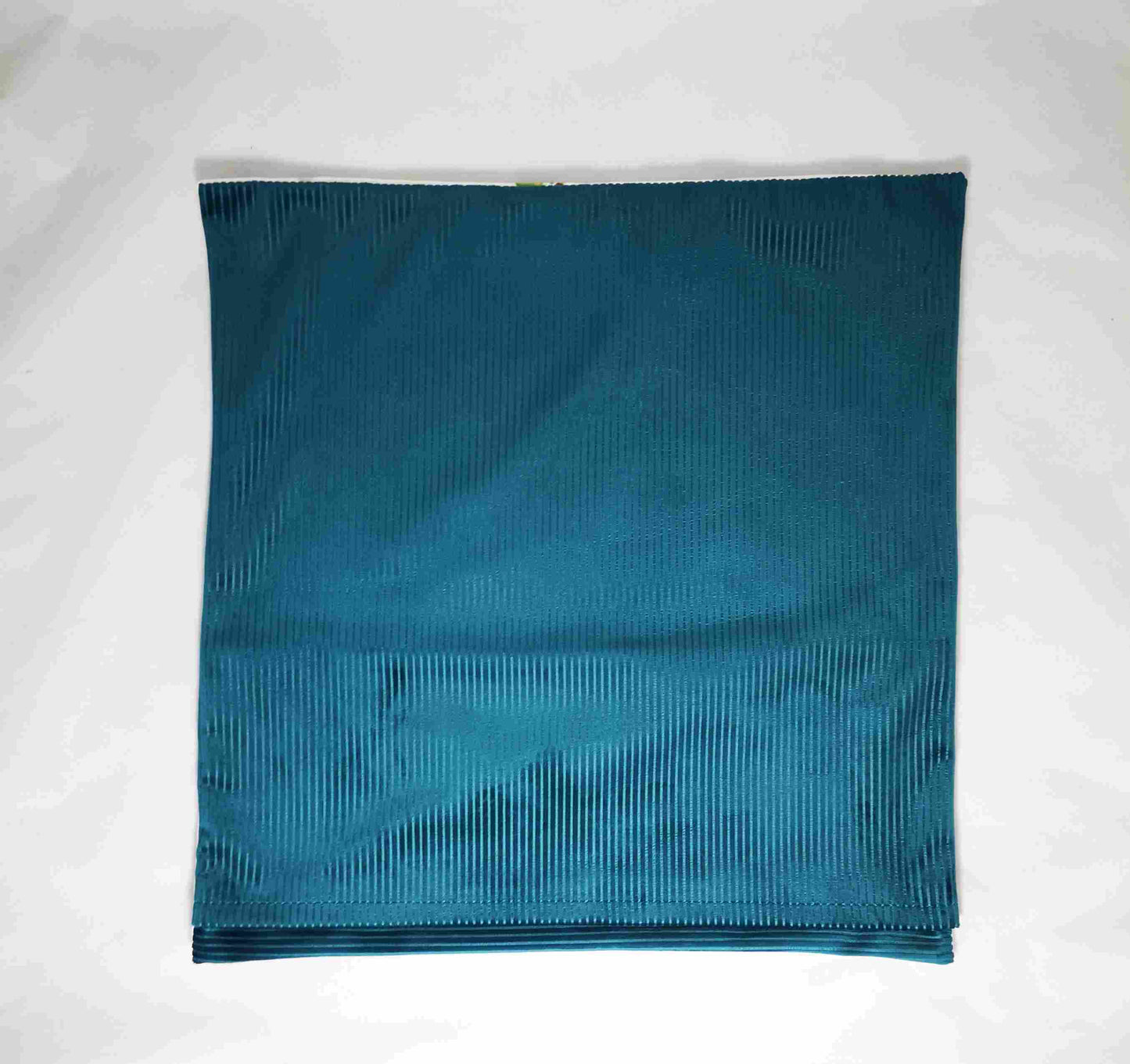 Coussin en velours Tête de mort à la Frida