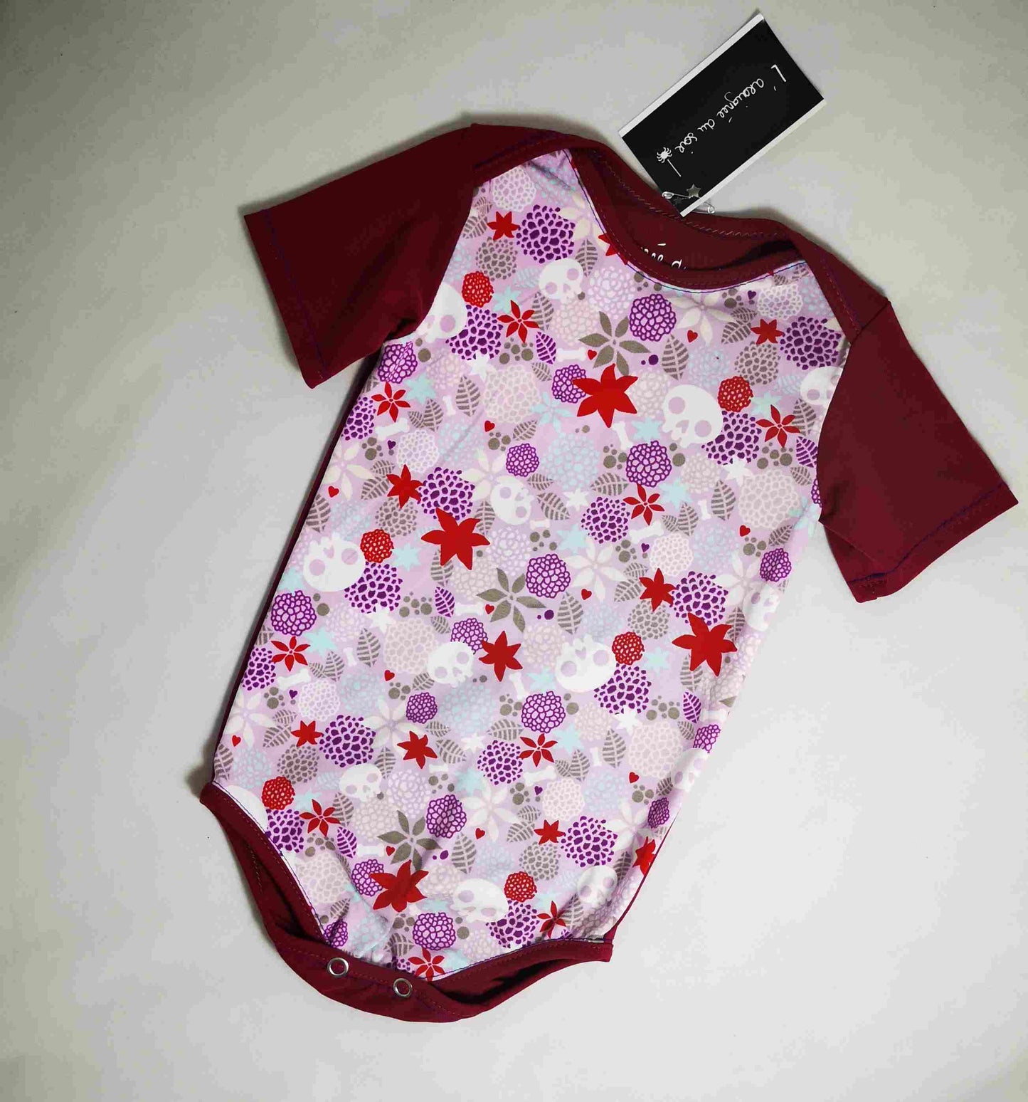 Body bébé crânes et fleurs T.12m/74cm