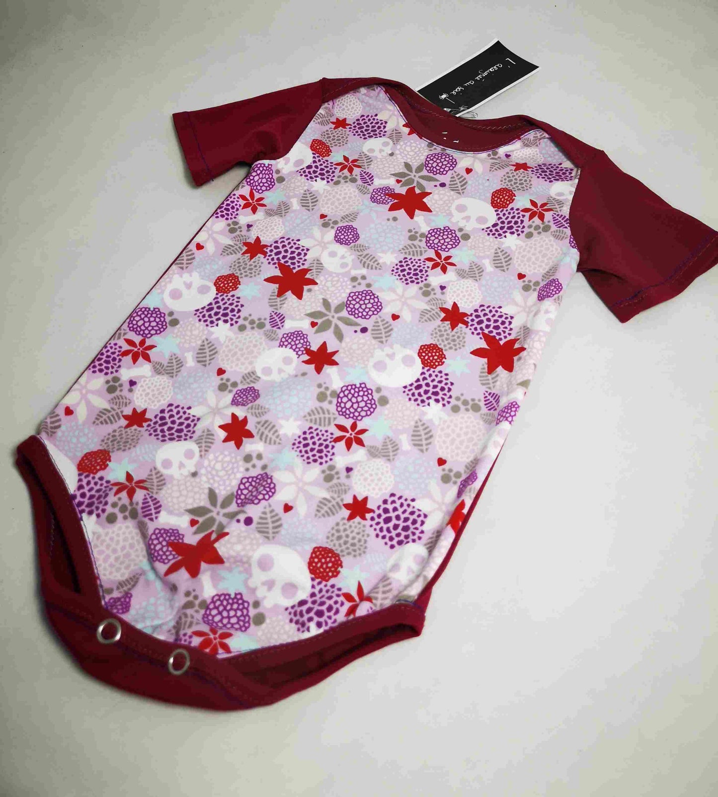 Body bébé crânes et fleurs T.12m/74cm