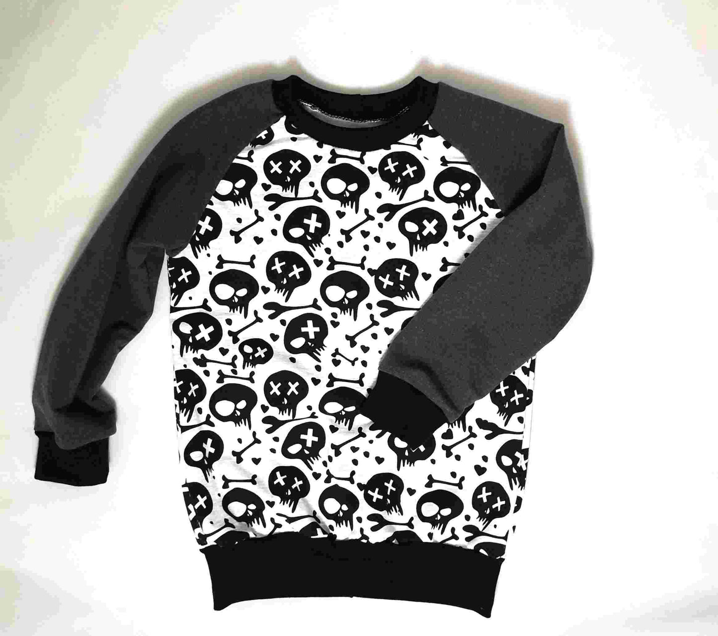 Sweat Petites têtes de mort T.2ans