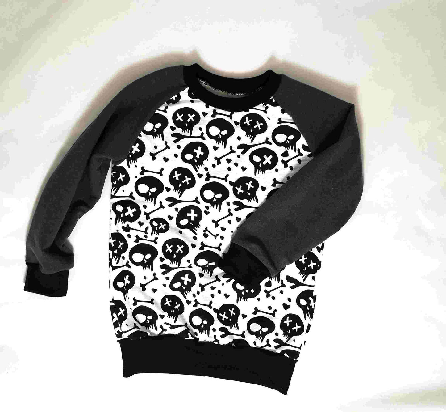 Sweat Petites têtes de mort T.2ans