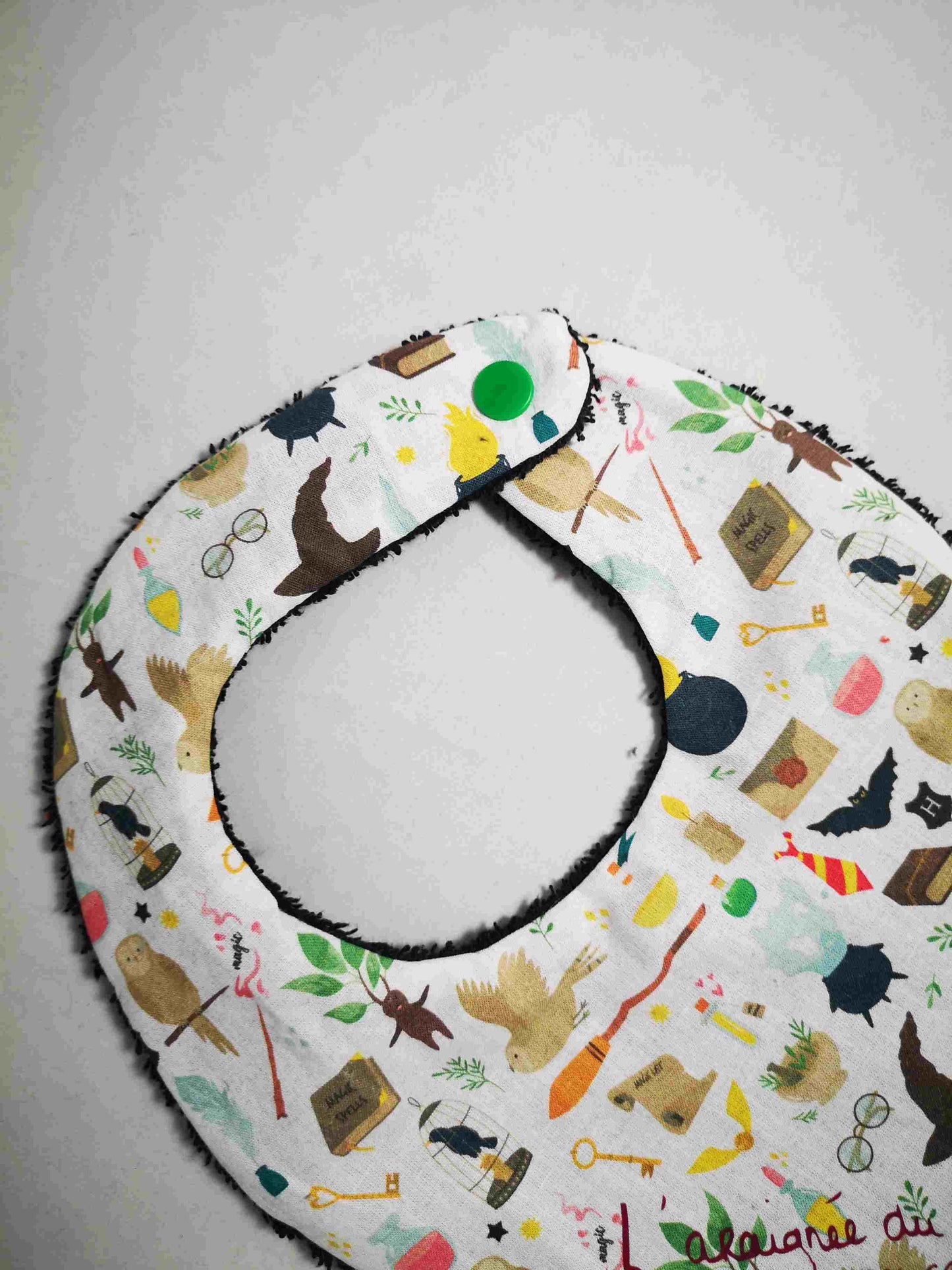 Bavoir Motifs magiques pour apprenti sorcier