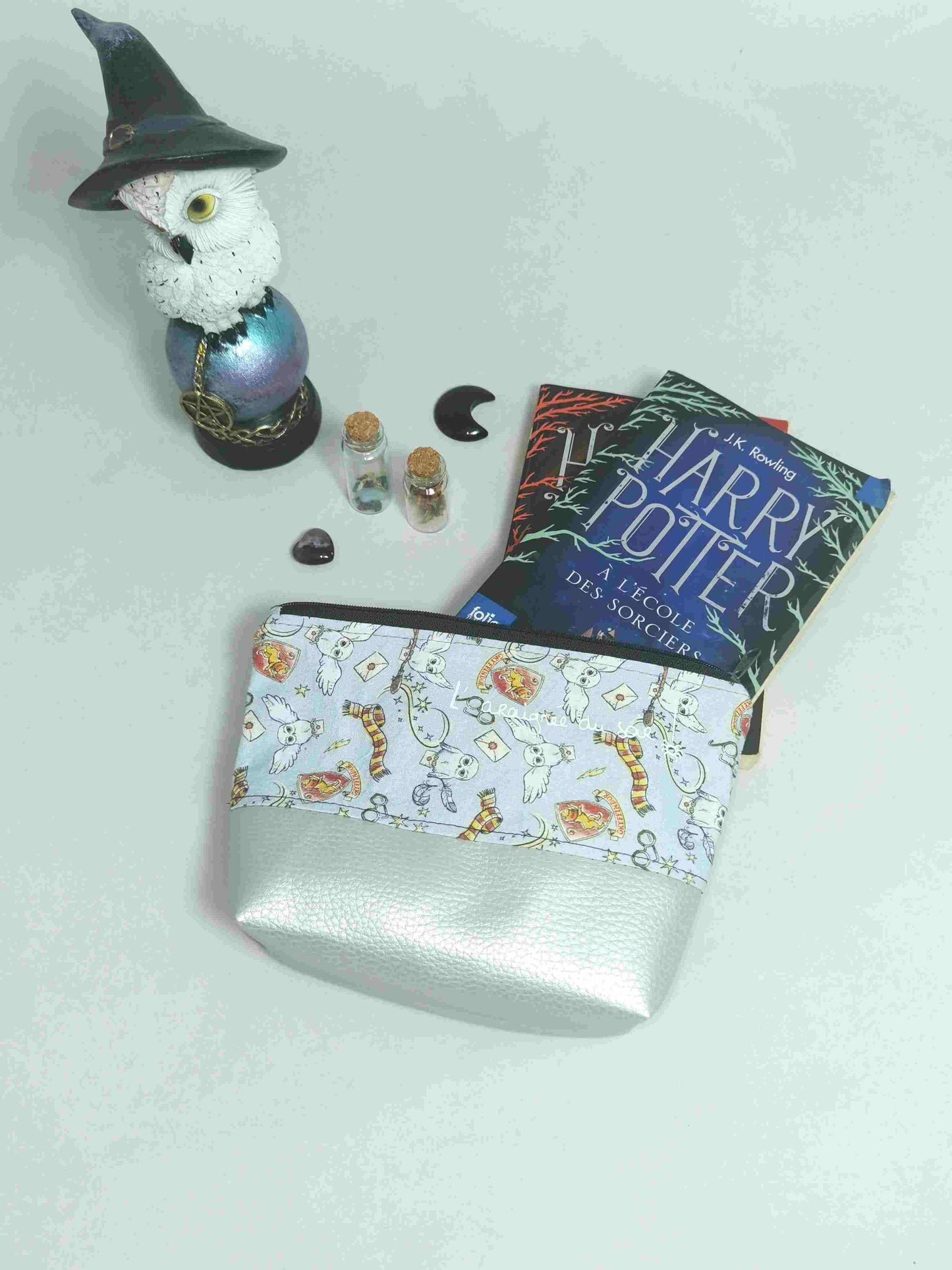 Trousse "Monde Magique" coton et simili