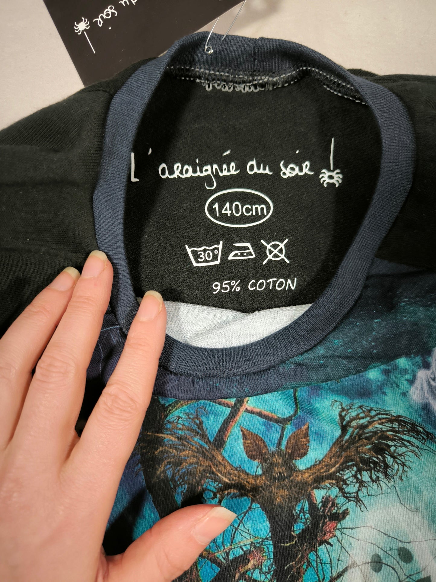 Sweat "l'esprit d'halloween" T.140 cm/10 ans