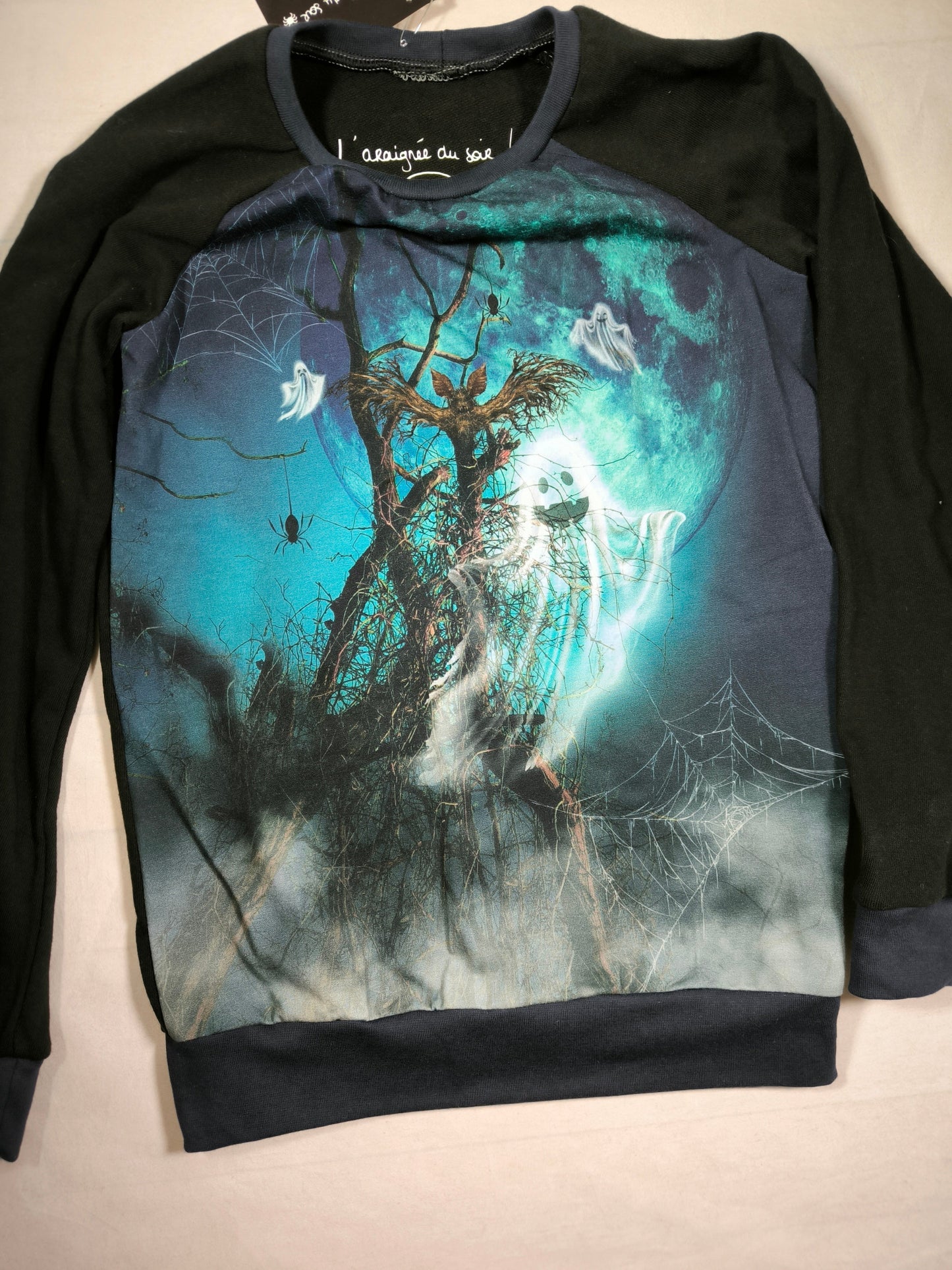 Sweat "l'esprit d'halloween" T.140 cm/10 ans