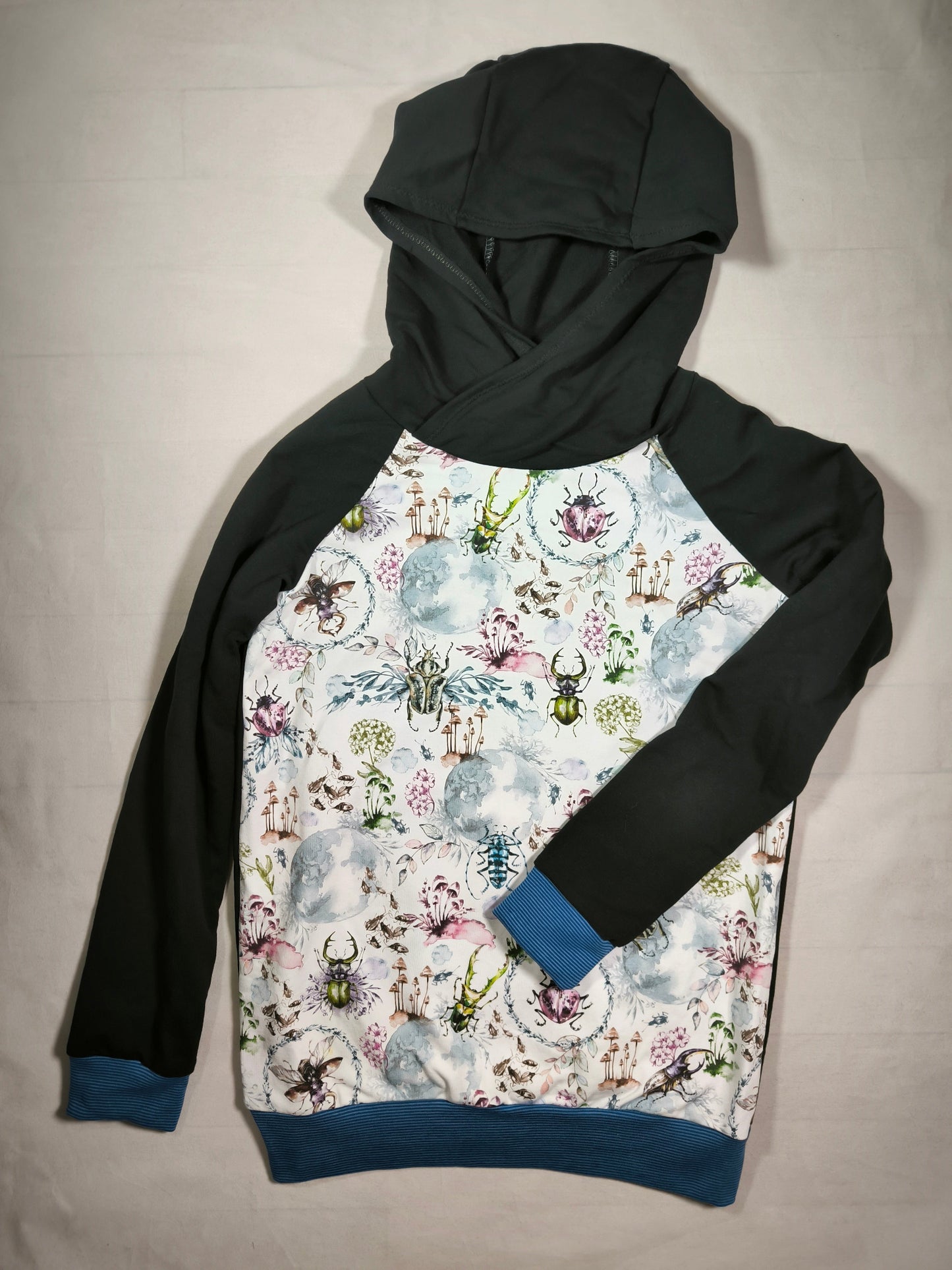 Sweat "Petites Bestioles" T.140 cm/10 ans