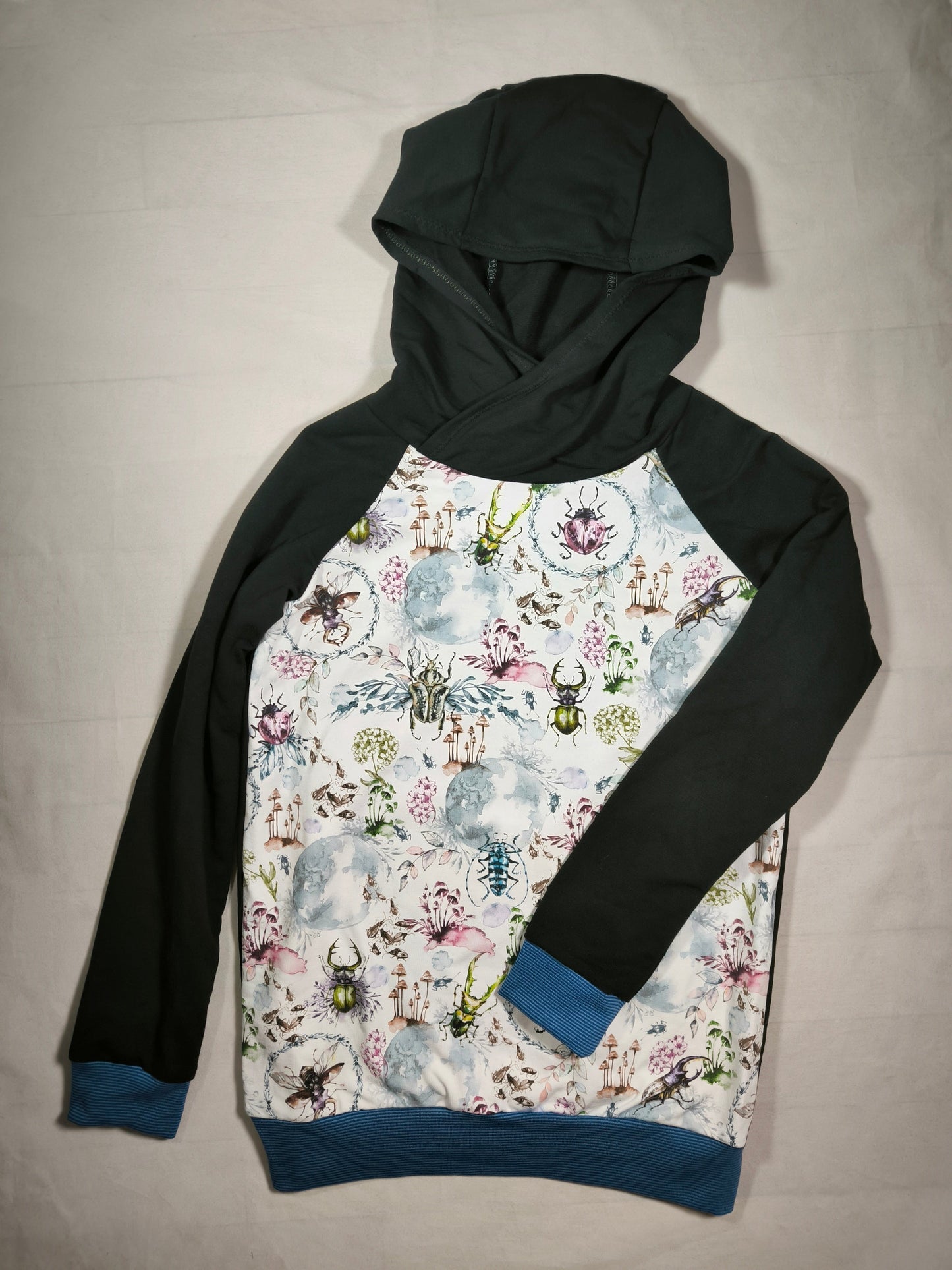 Sweat "Petites Bestioles" T.140 cm/10 ans