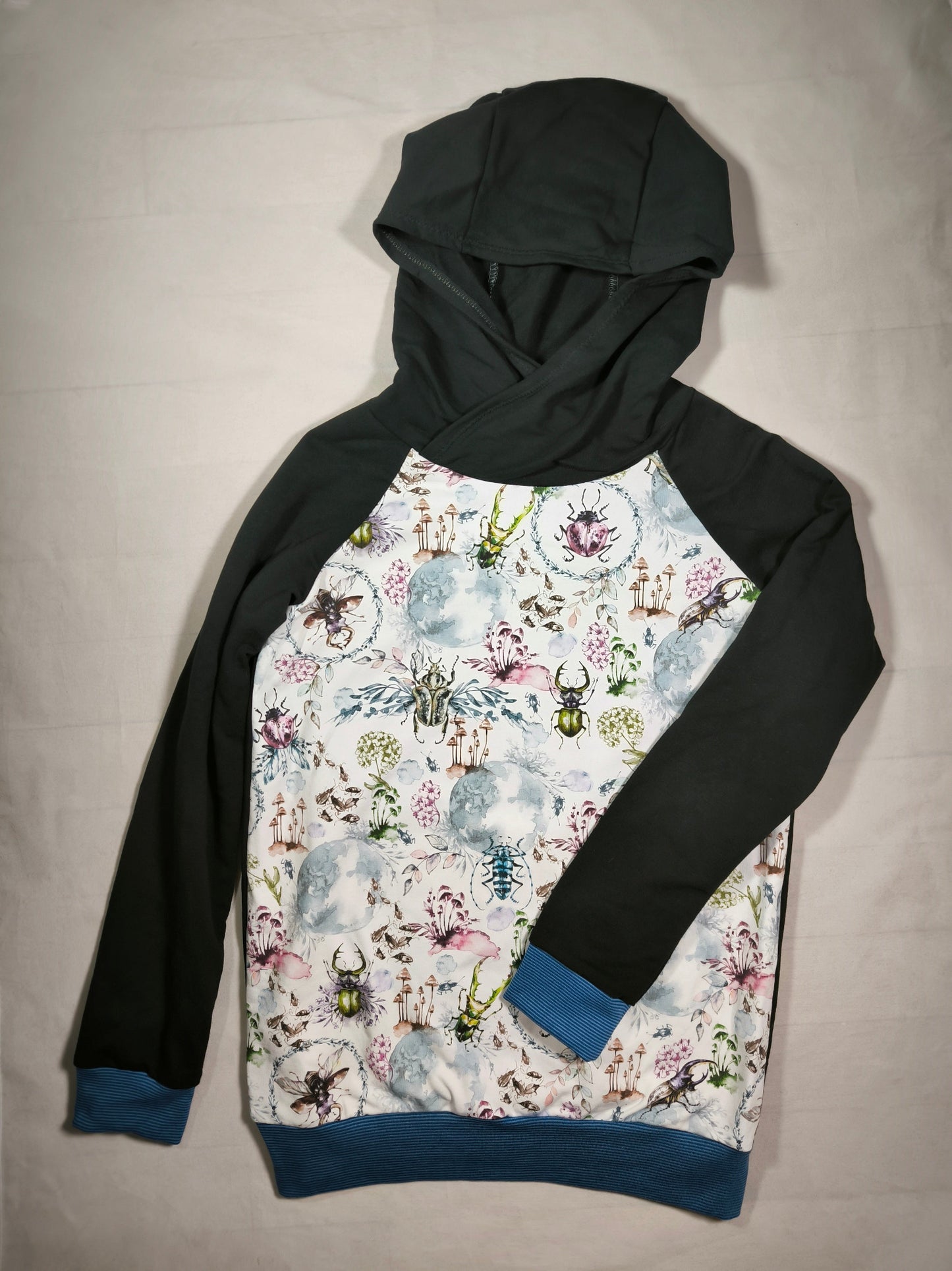 Sweat "Petites Bestioles" T.140 cm/10 ans