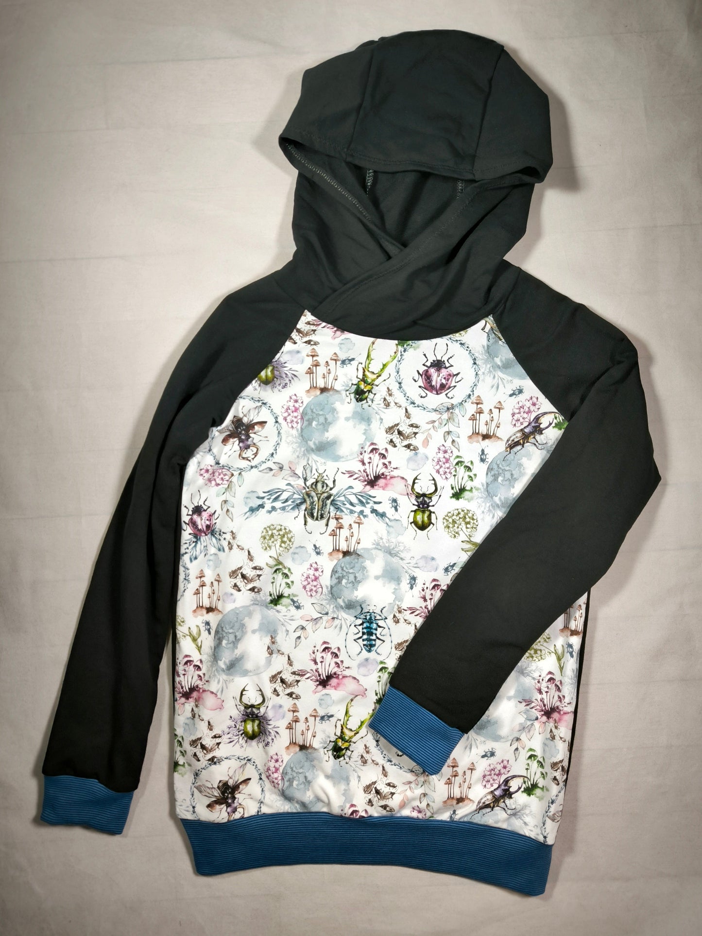 Sweat "Petites Bestioles" T.140 cm/10 ans