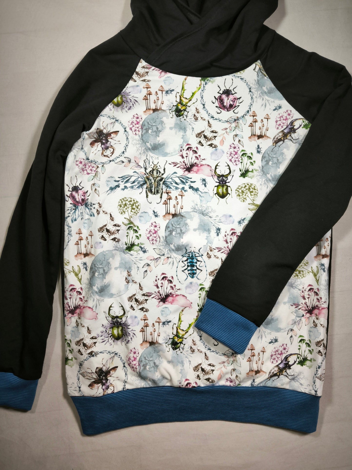 Sweat "Petites Bestioles" T.140 cm/10 ans