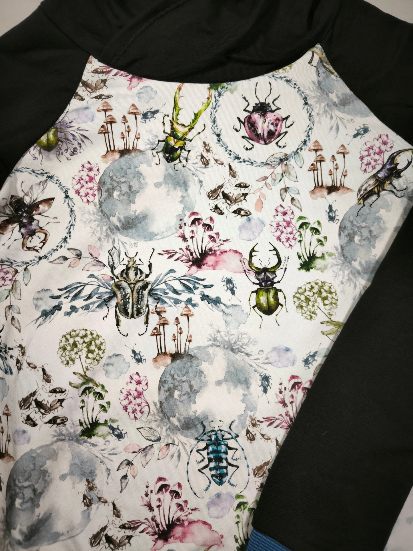 Sweat "Petites Bestioles" T.140 cm/10 ans