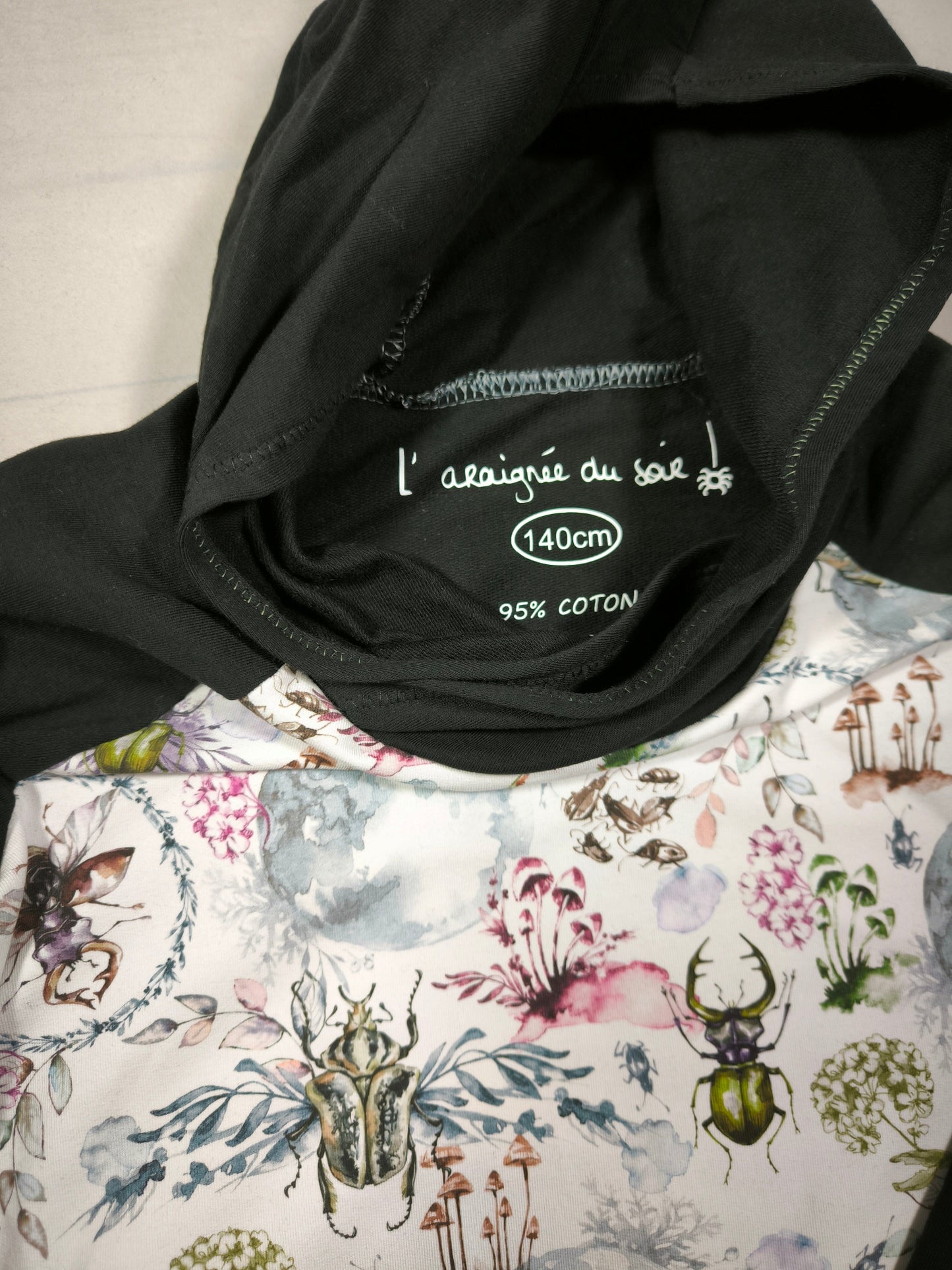 Sweat "Petites Bestioles" T.140 cm/10 ans
