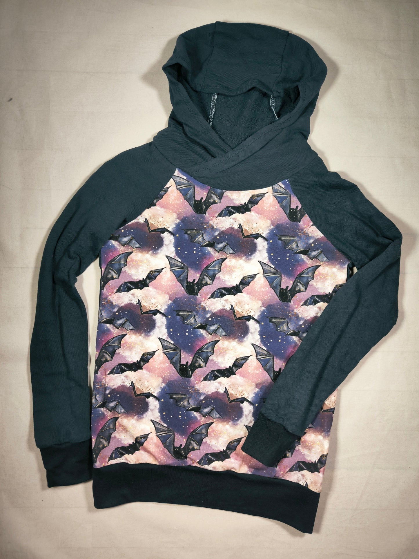 Sweat "Envolée de chauves-souris" T.140 cm/10 ans