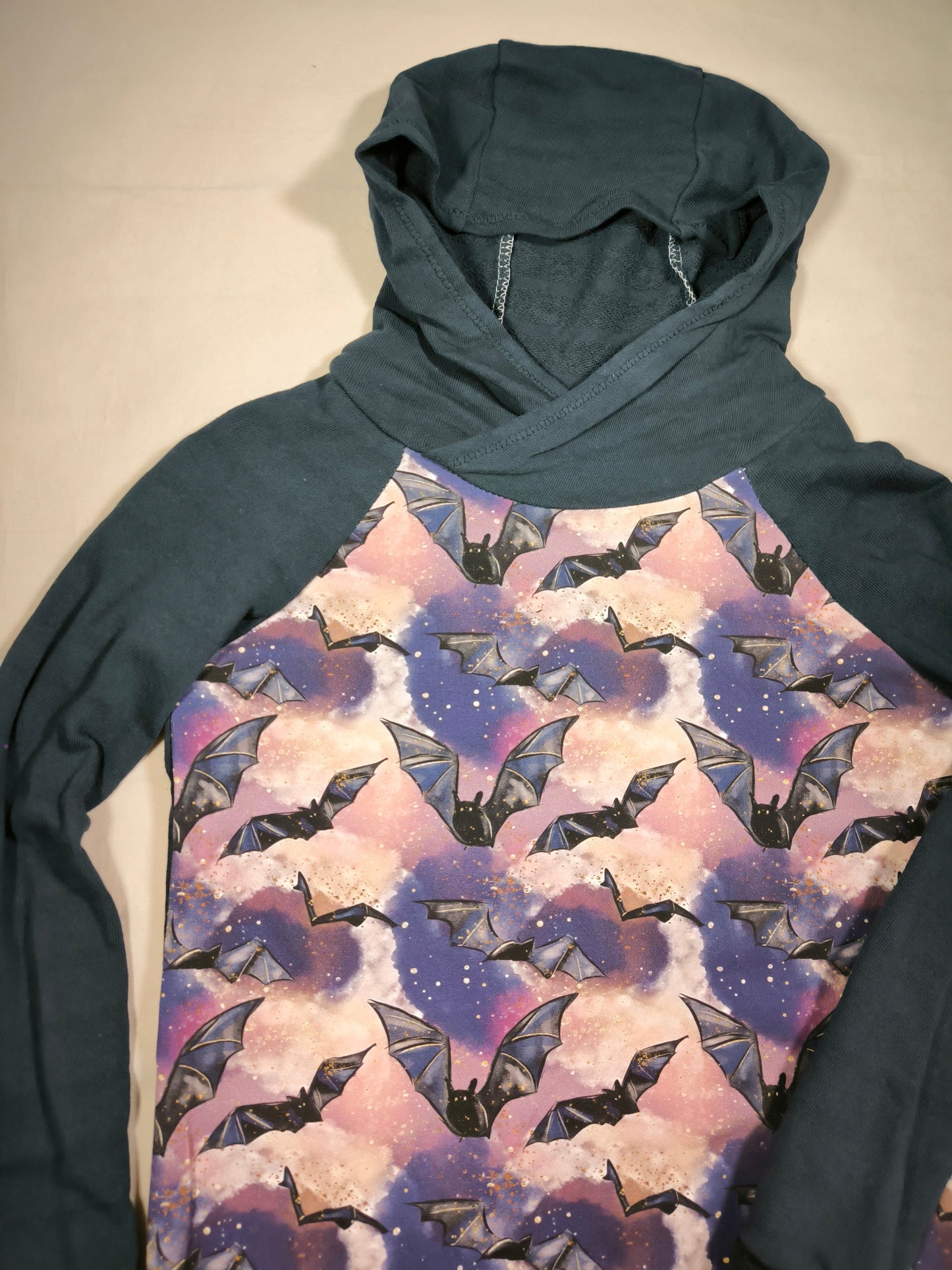 Sweat "Envolée de chauves-souris" T.140 cm/10 ans