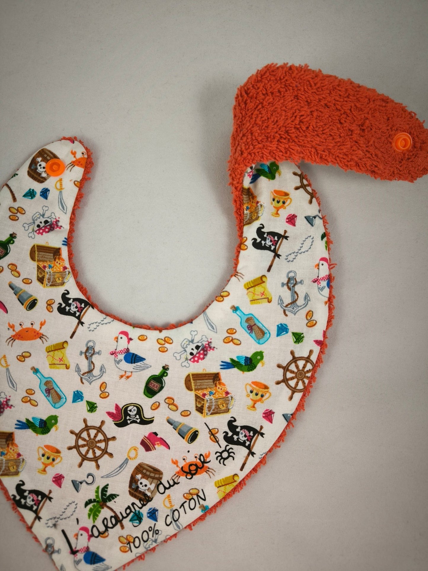 Bavoir bébé rebelle - motifs Pirates