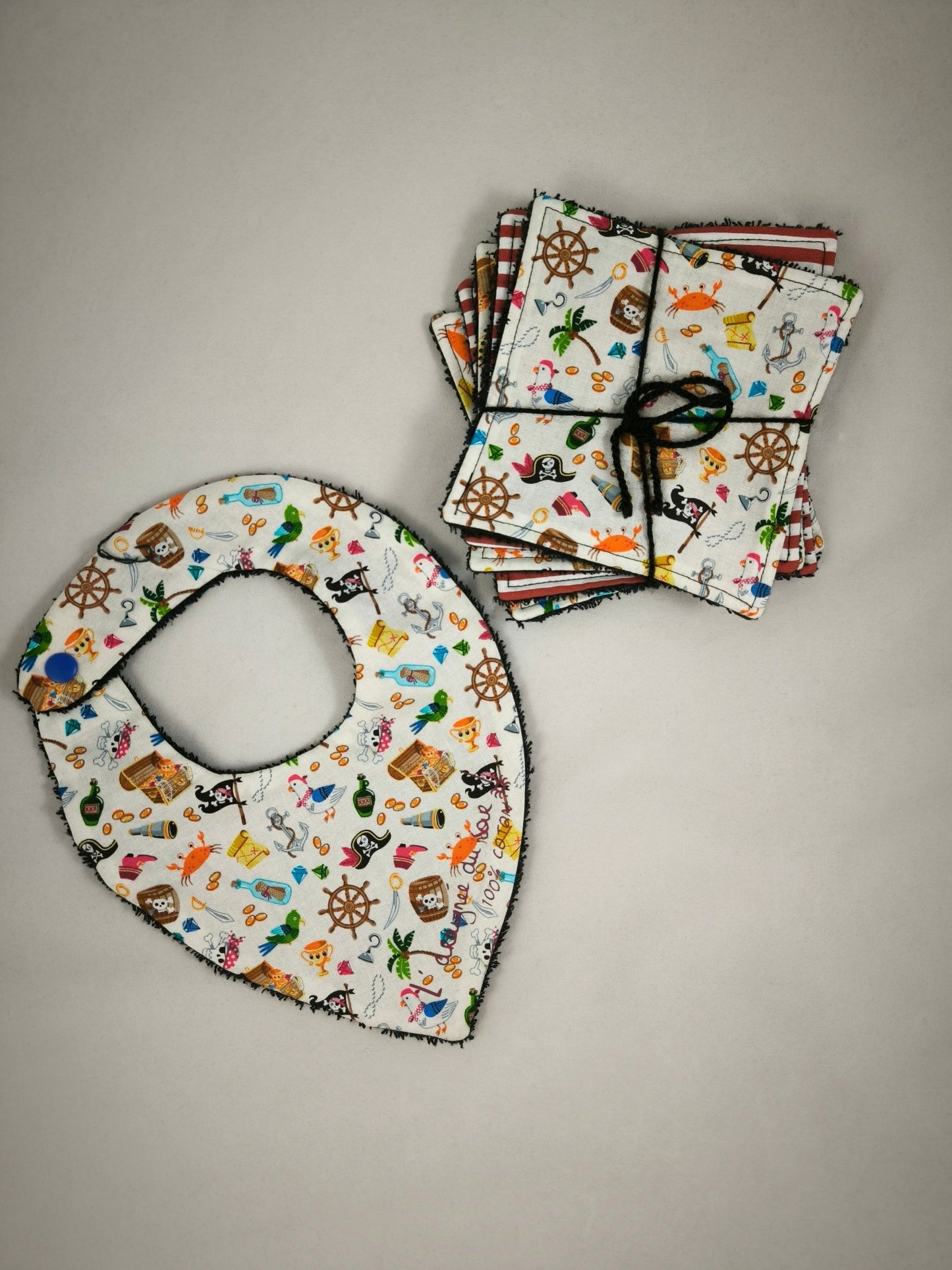 Duo Bavoir et Lingettes en Coton - Motifs Pirates
