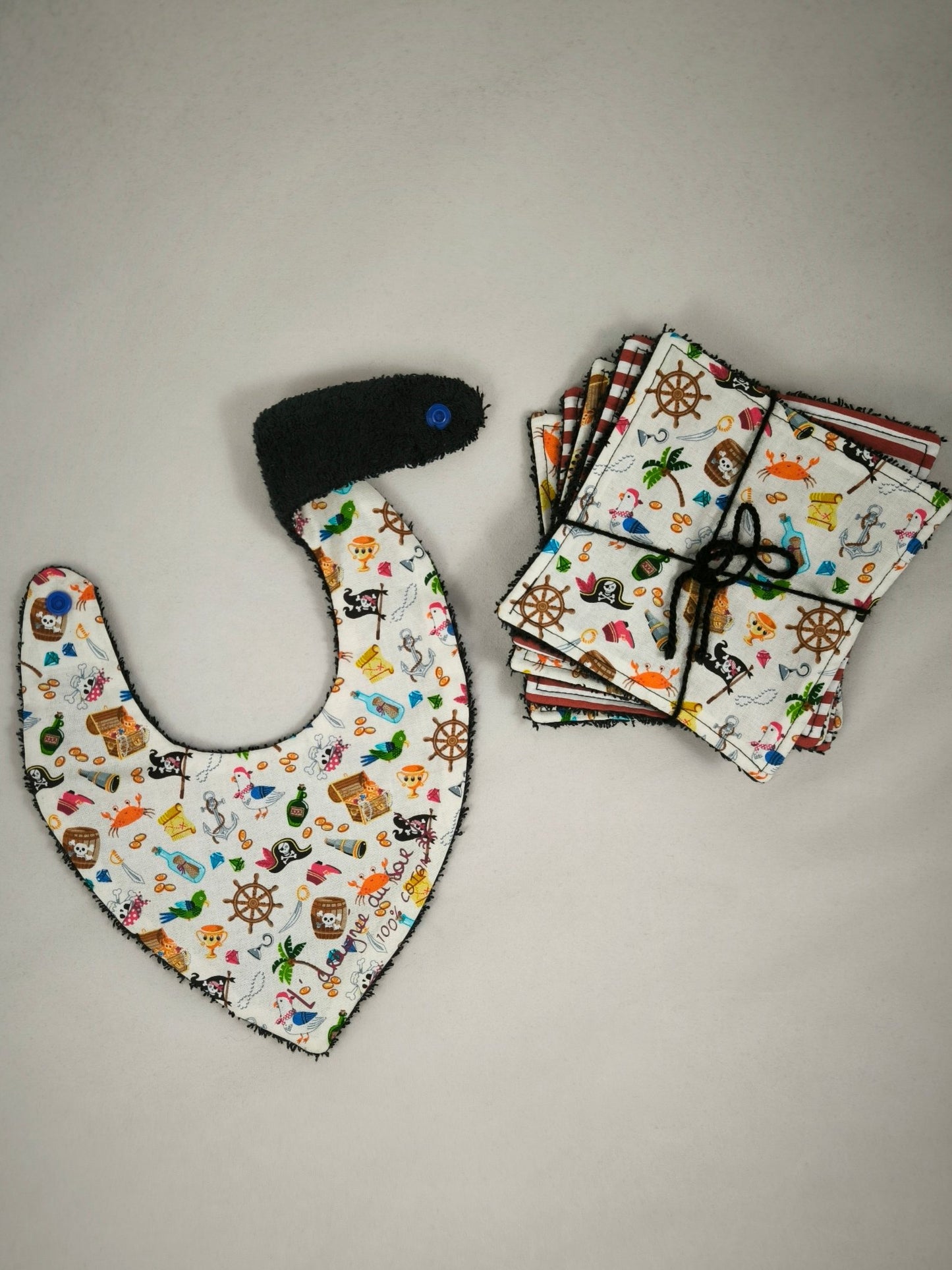 Duo Bavoir et Lingettes en Coton - Motifs Pirates
