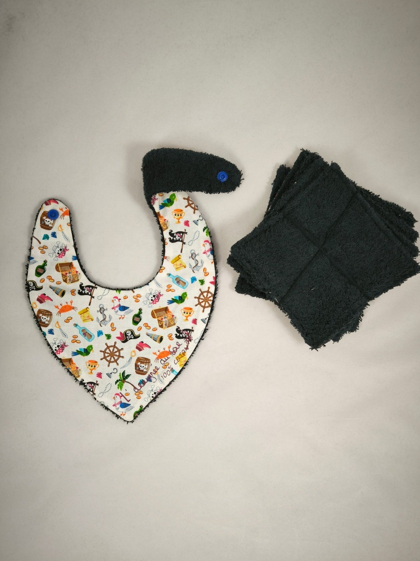 Duo Bavoir et Lingettes en Coton - Motifs Pirates