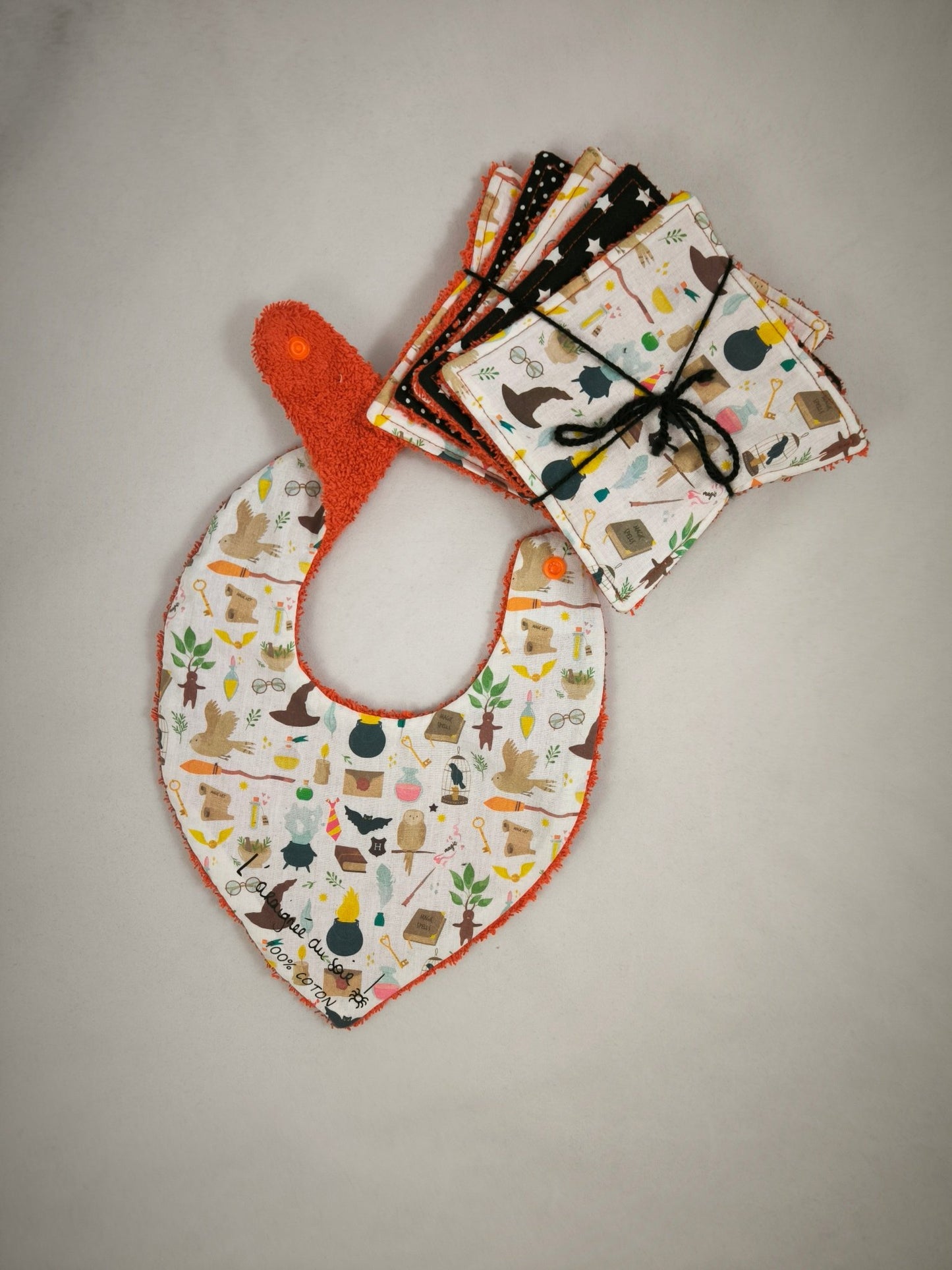 Duo Bavoir et lingettes "Petit Sorcier"