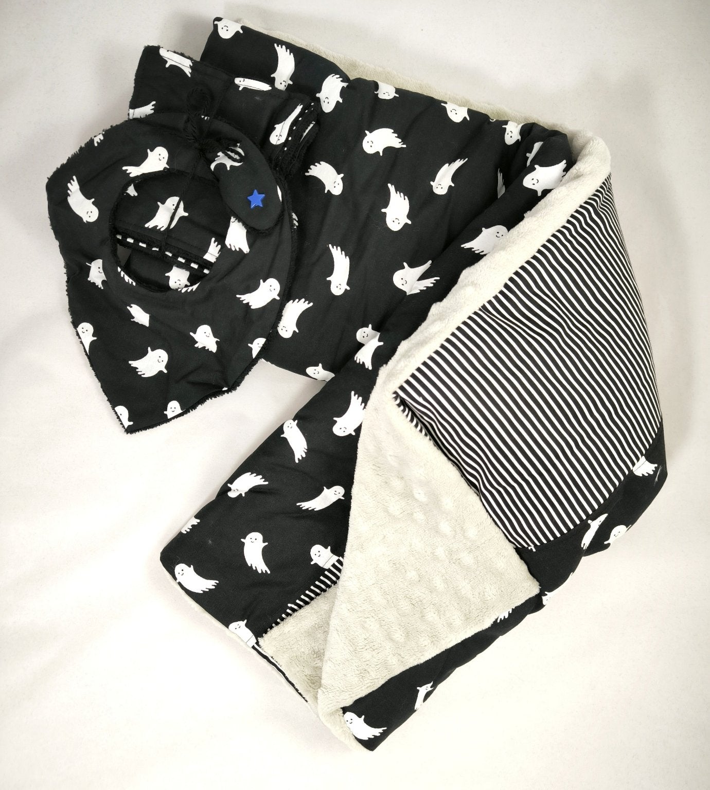 Lot Bébé Halloween Fantomes – Couverture, Bavoir Bandana & Lingettes Lavables