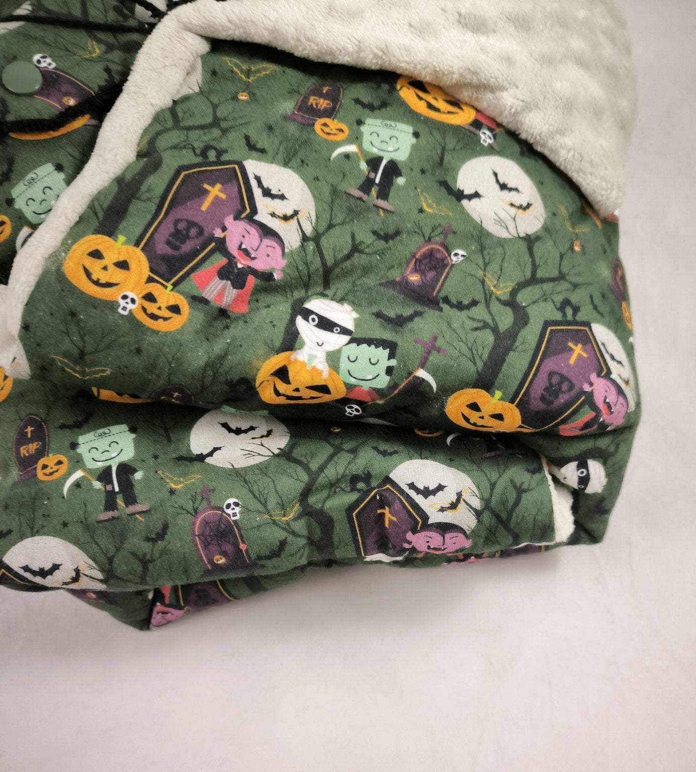 Lot Bébé Halloween vert – Couverture, Bavoir Bandana & Lingettes Lavables