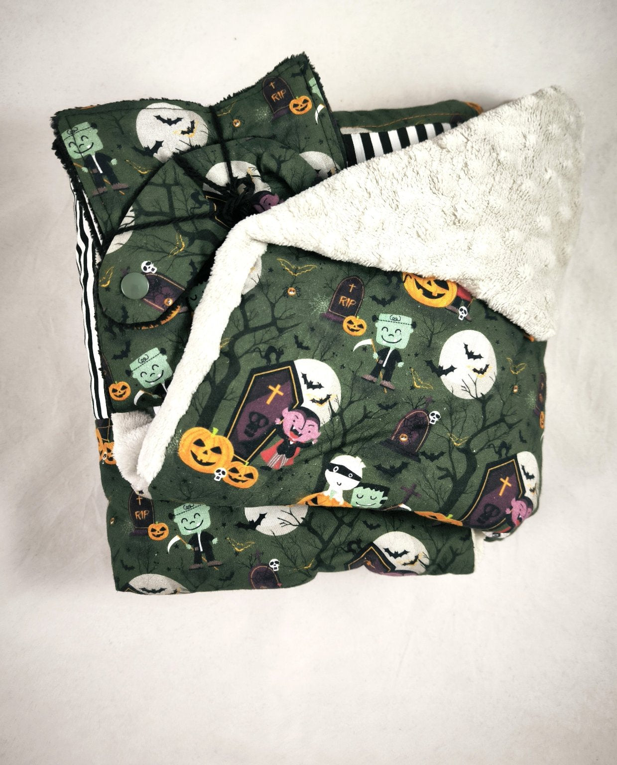 Lot Bébé Halloween vert – Couverture, Bavoir Bandana & Lingettes Lavables