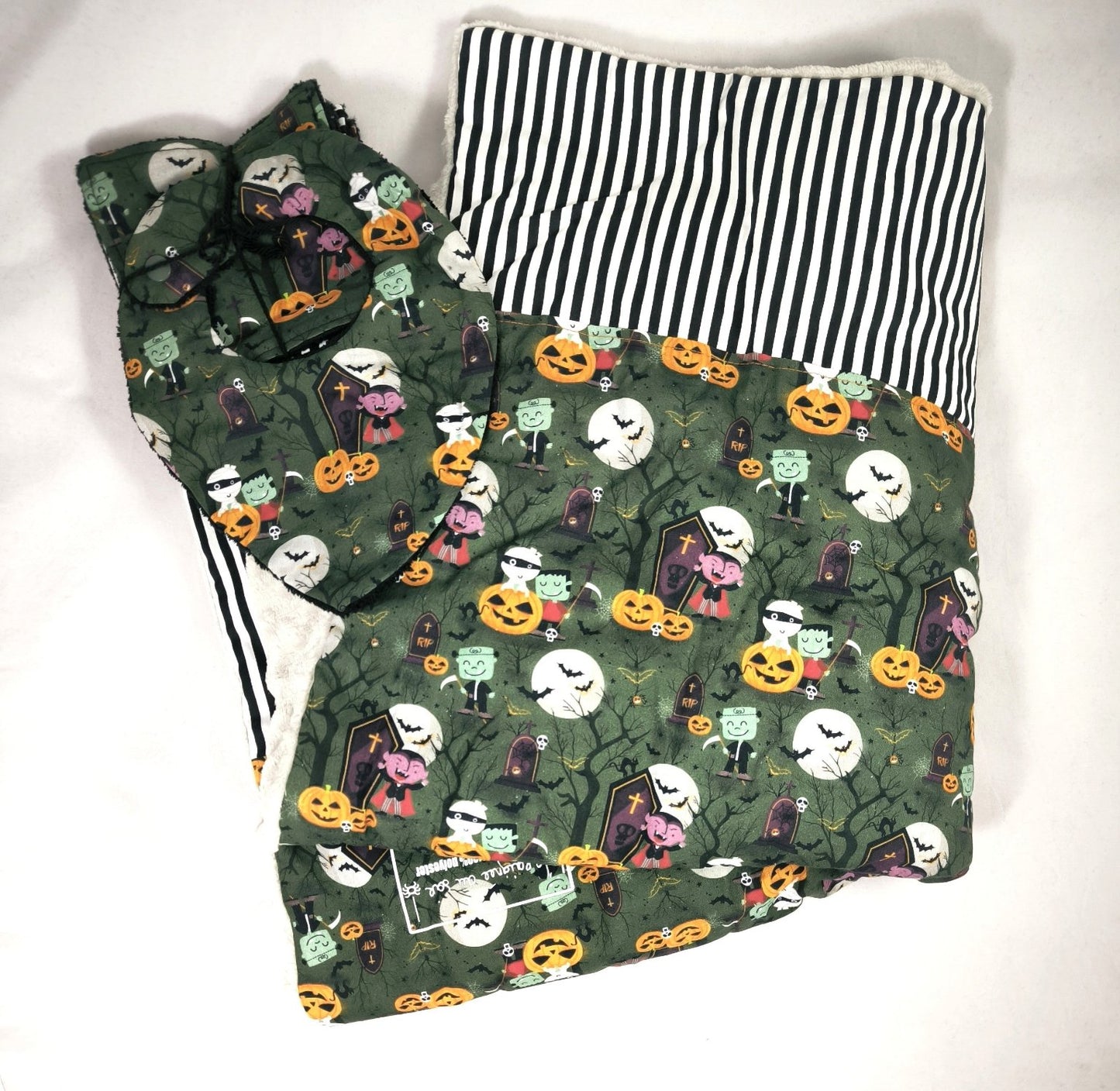 Lot Bébé Halloween vert – Couverture, Bavoir Bandana & Lingettes Lavables