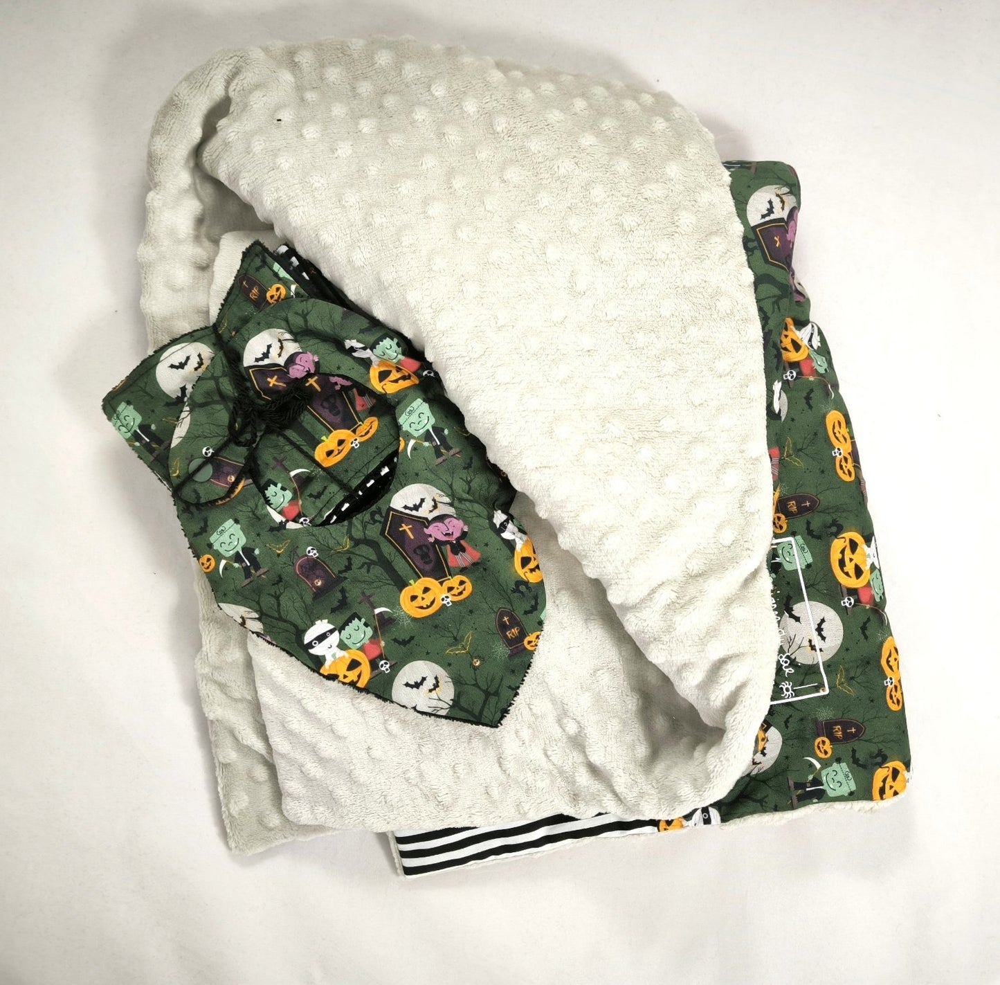 Lot Bébé Halloween vert – Couverture, Bavoir Bandana & Lingettes Lavables