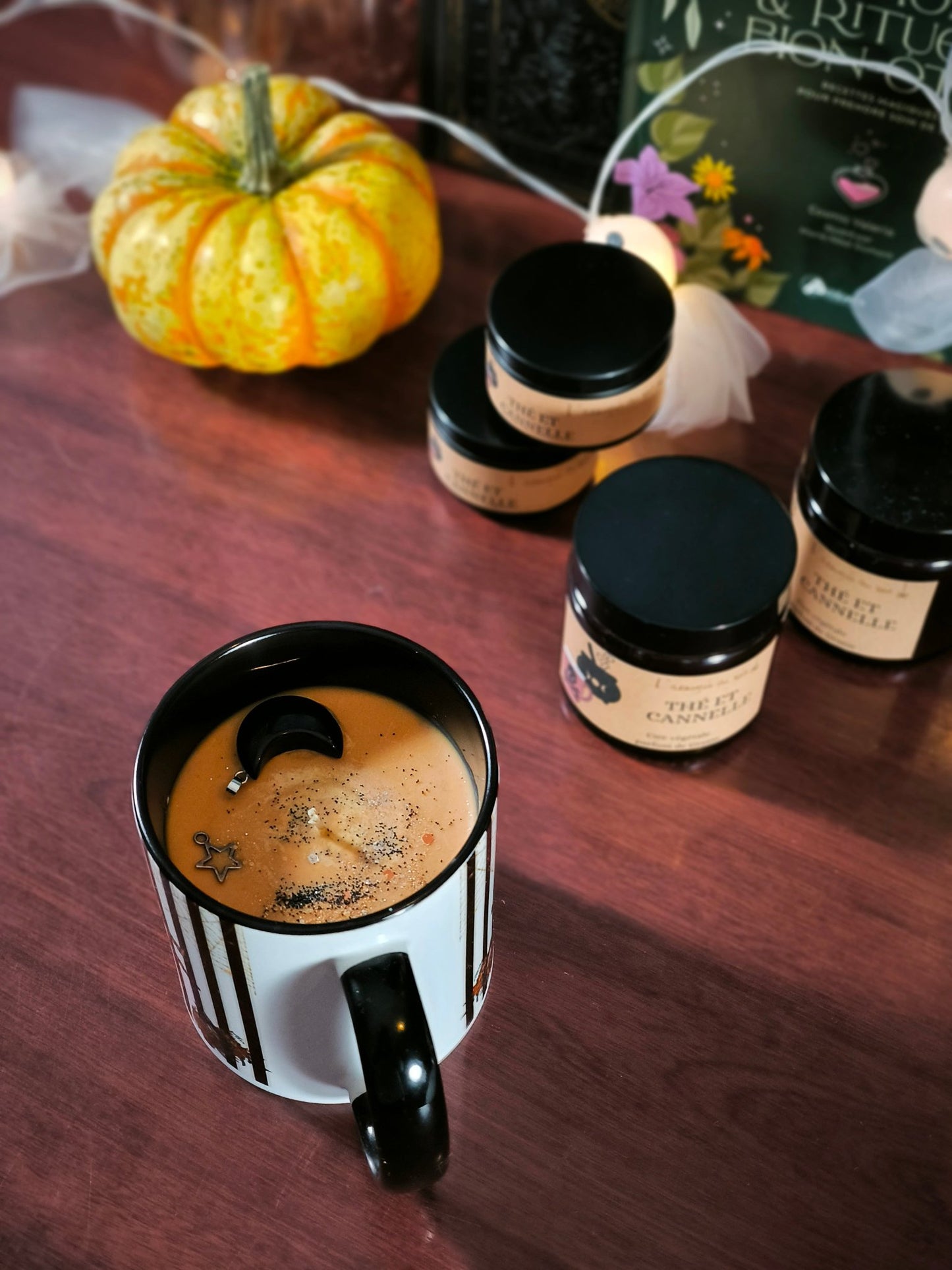 Bougie Parfumée "Thé et Cannelle" dans un Mug – Édition Epices d'automne