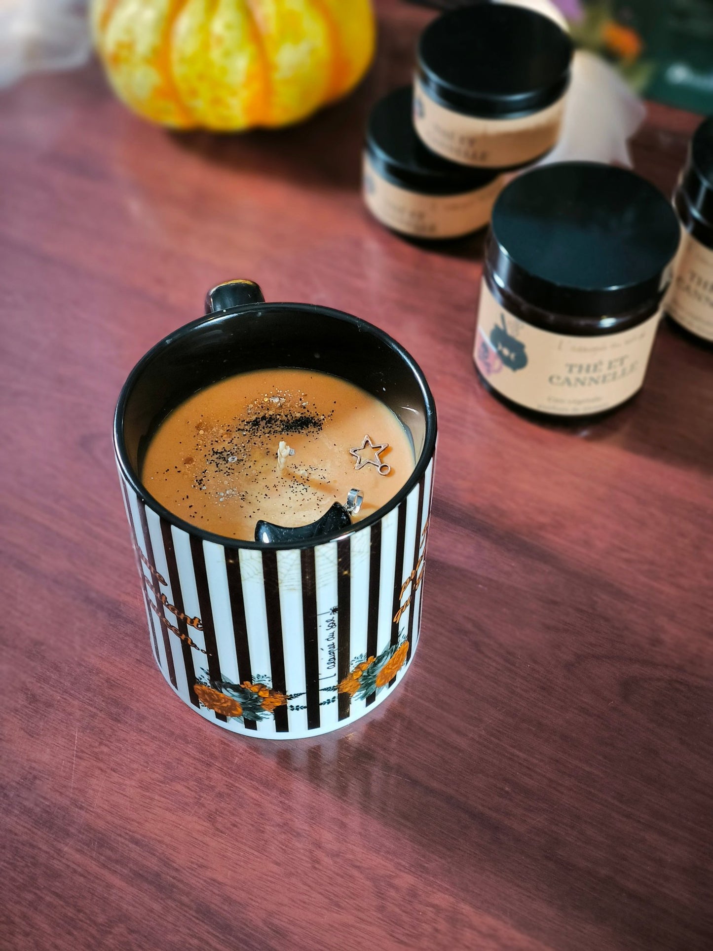 Bougie Parfumée "Thé et Cannelle" dans un Mug – Édition Epices d'automne