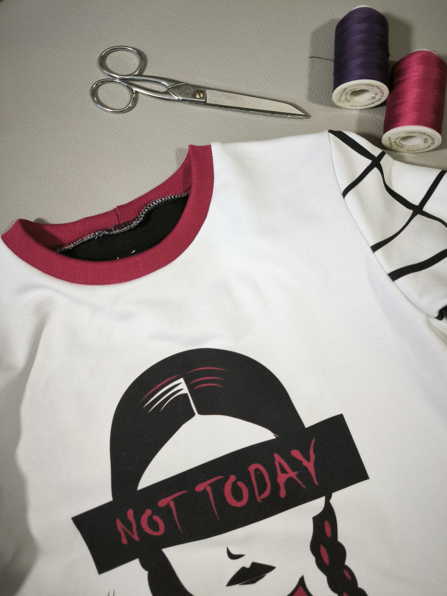 Sweat "Mercredi" T.11-12 ans/146-152 cm