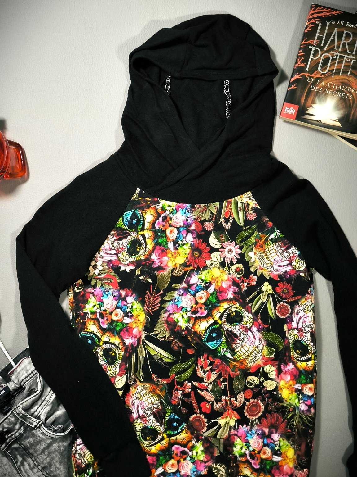 Sweat à Capuche Têtes de Mort Colorées T.10ans/140 cm