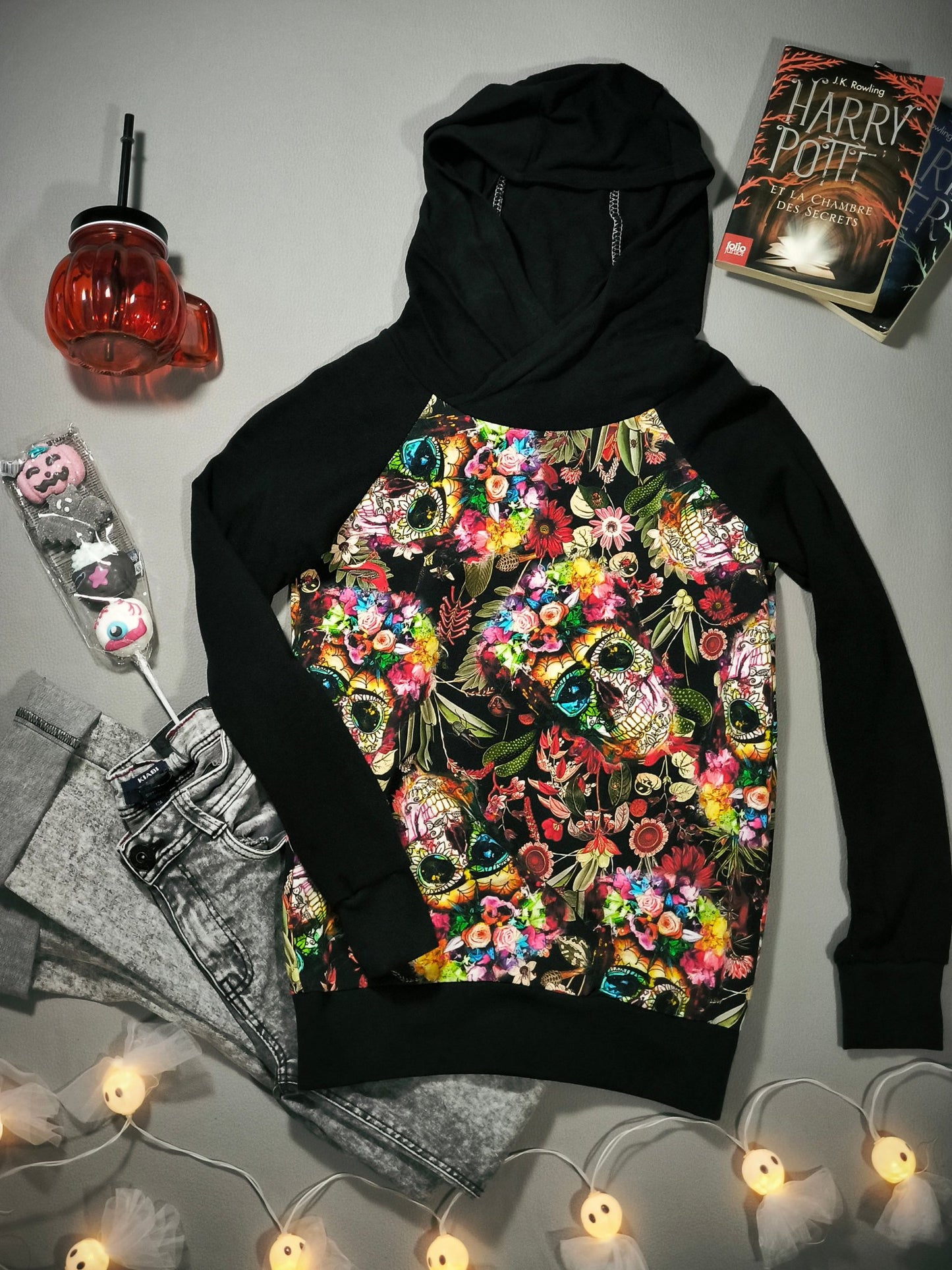 Sweat à Capuche Têtes de Mort Colorées T.10ans/140 cm