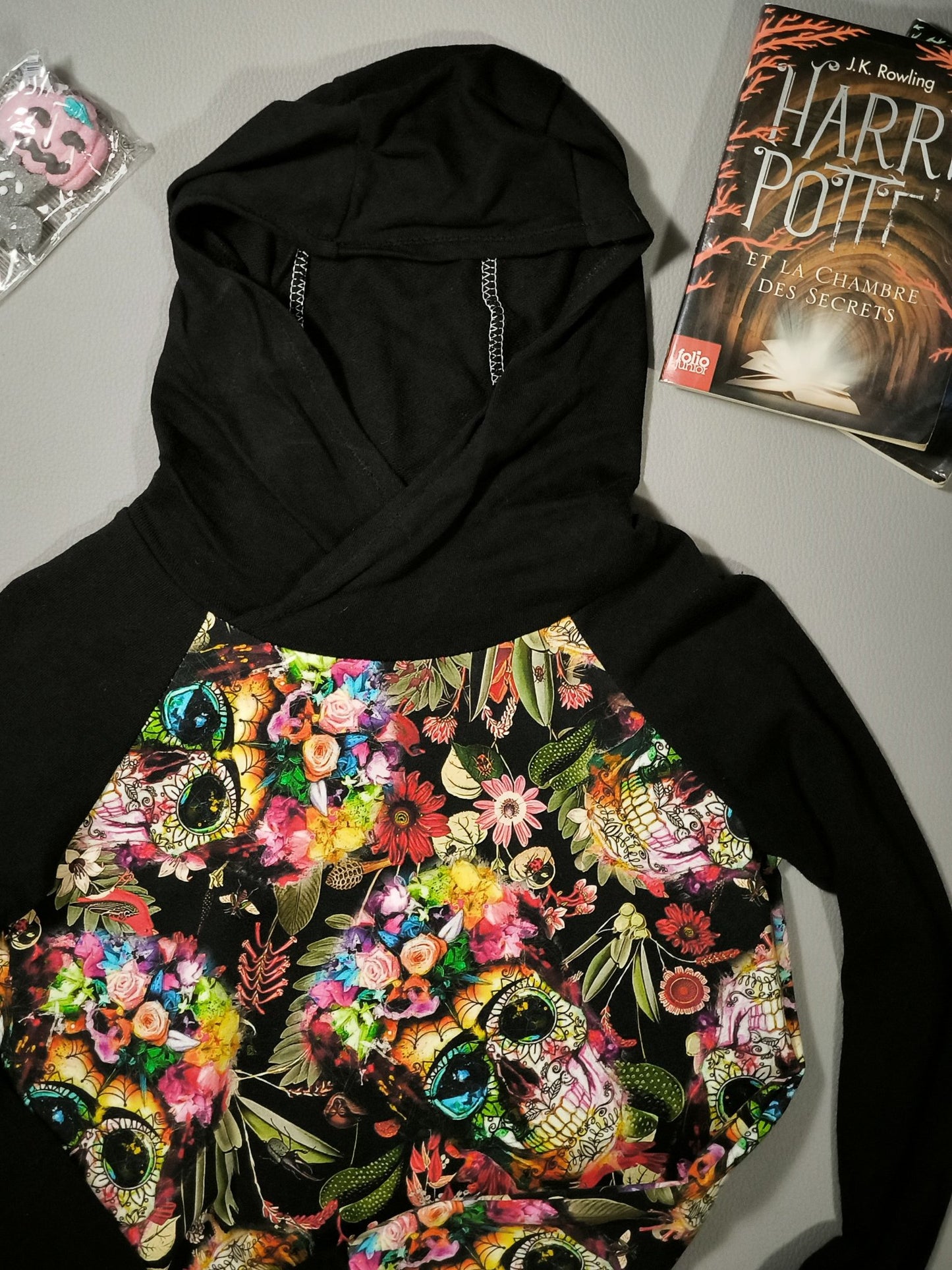 Sweat à Capuche Têtes de Mort Colorées T.10ans/140 cm