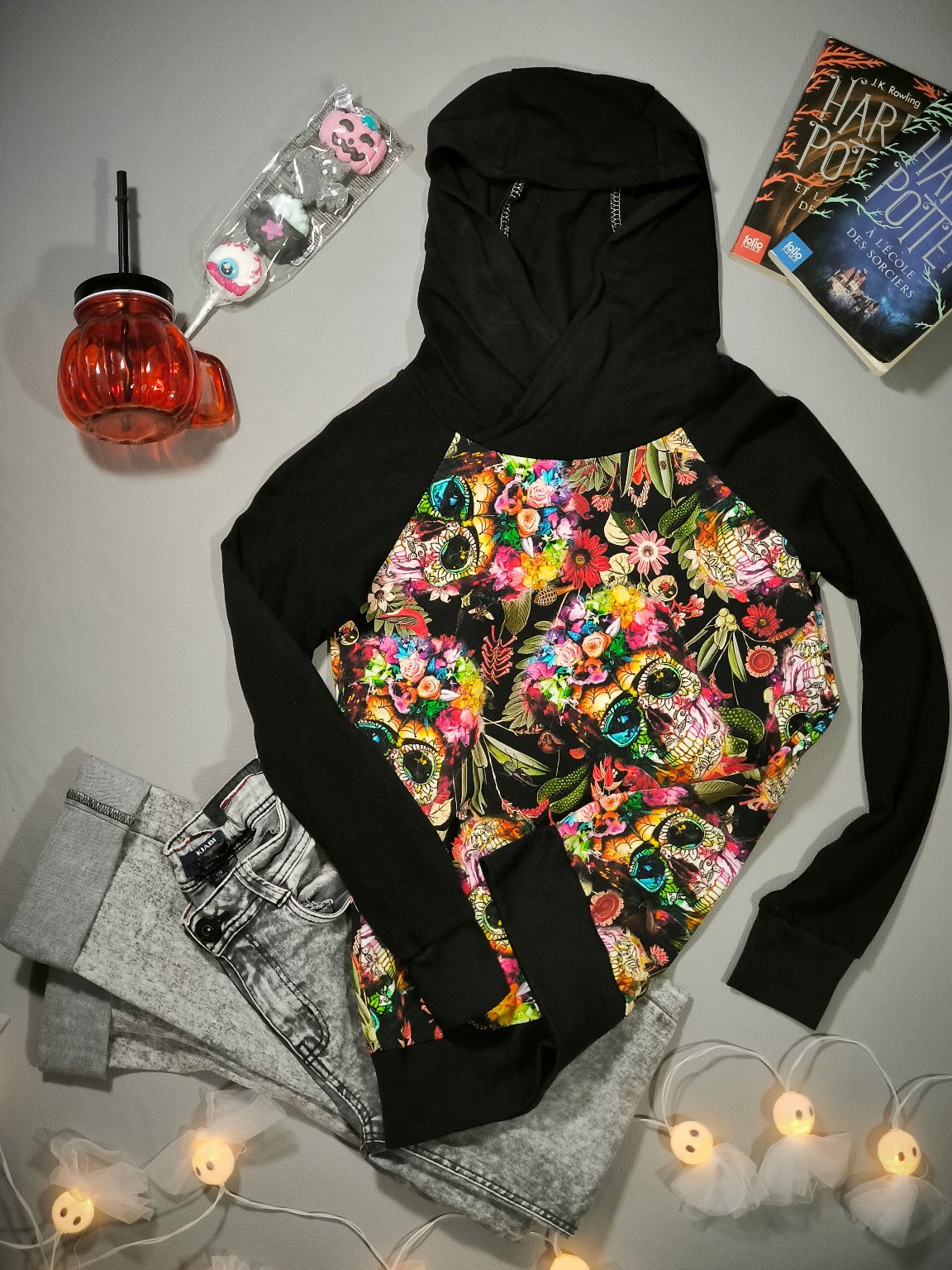 Sweat à Capuche Têtes de Mort Colorées T.10ans/140 cm
