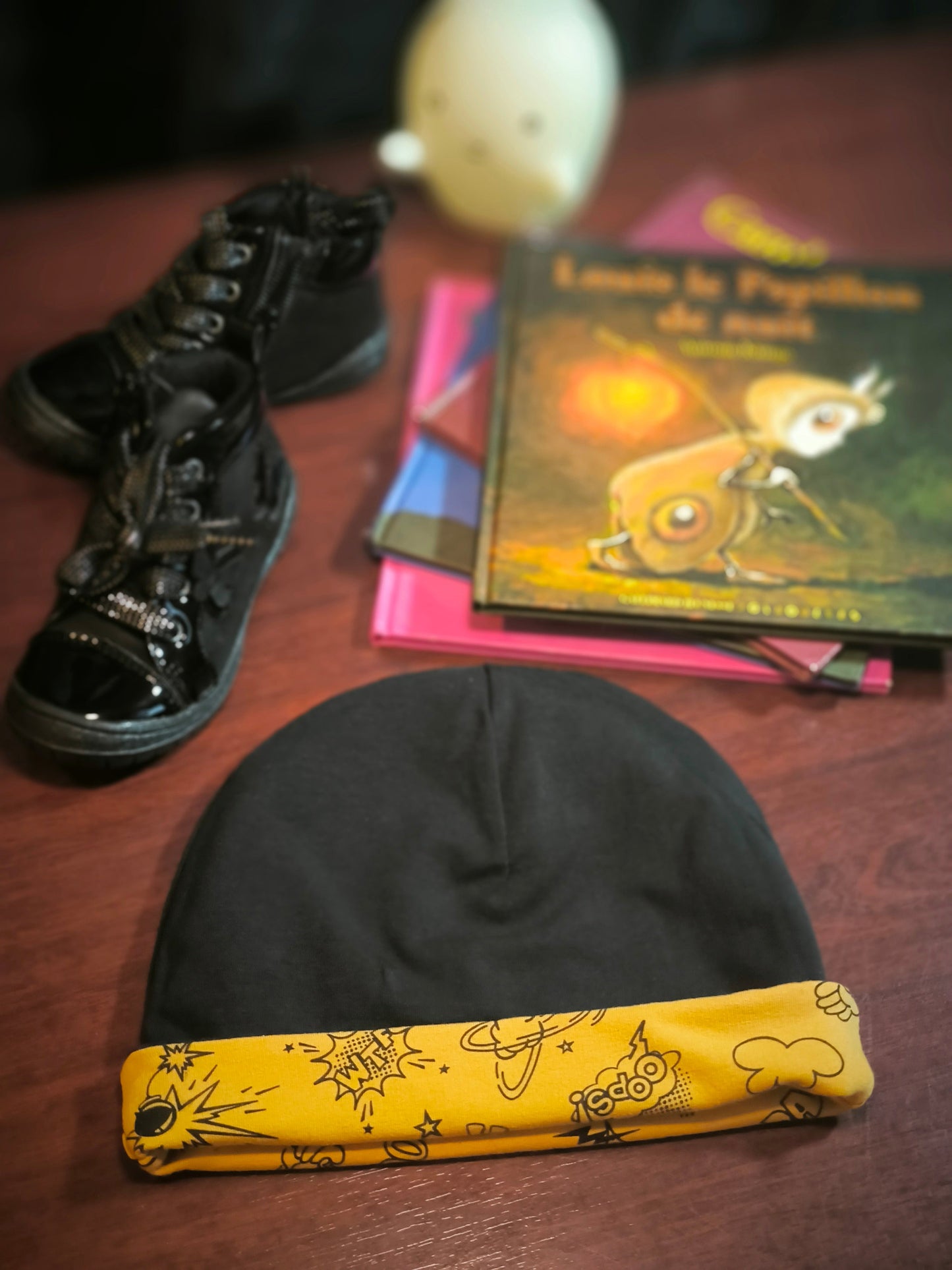 Bonnet réversible style BD moutarde *enfant*