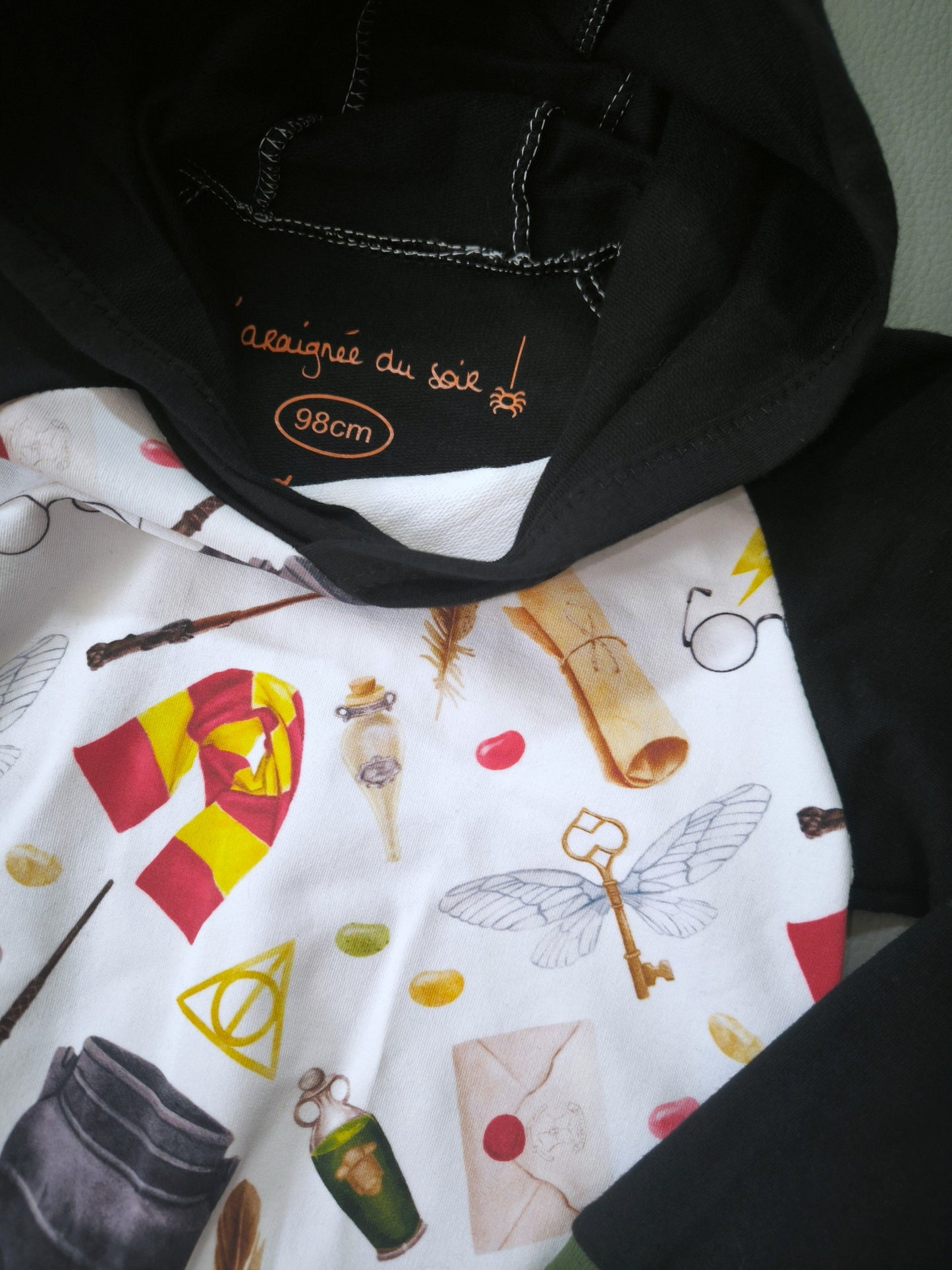 Sweat à capuche A l'école de magie T.3 ans/98cm