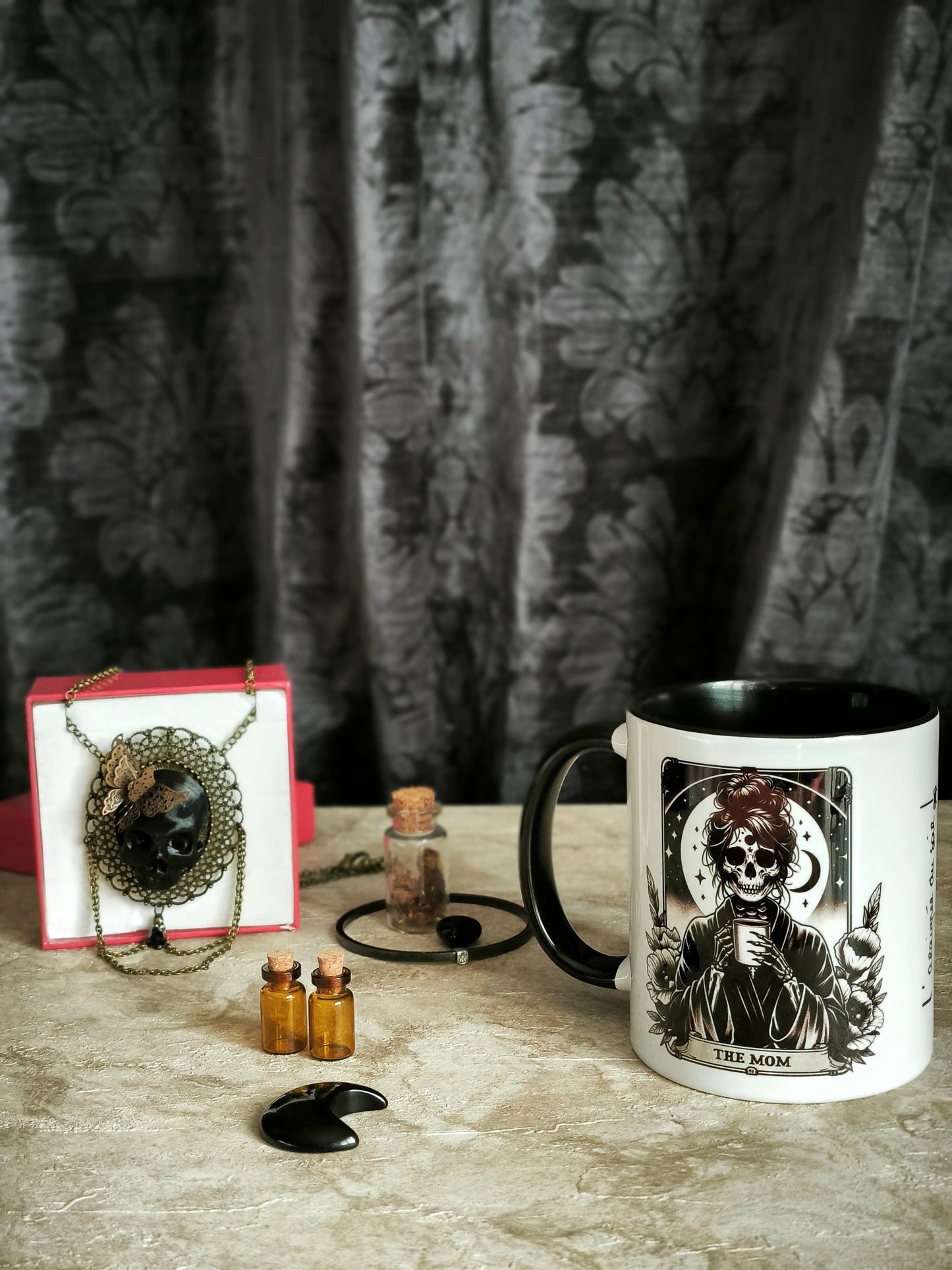 Tasse "La mère des ombres" — Édition Gothique Fête des Mères