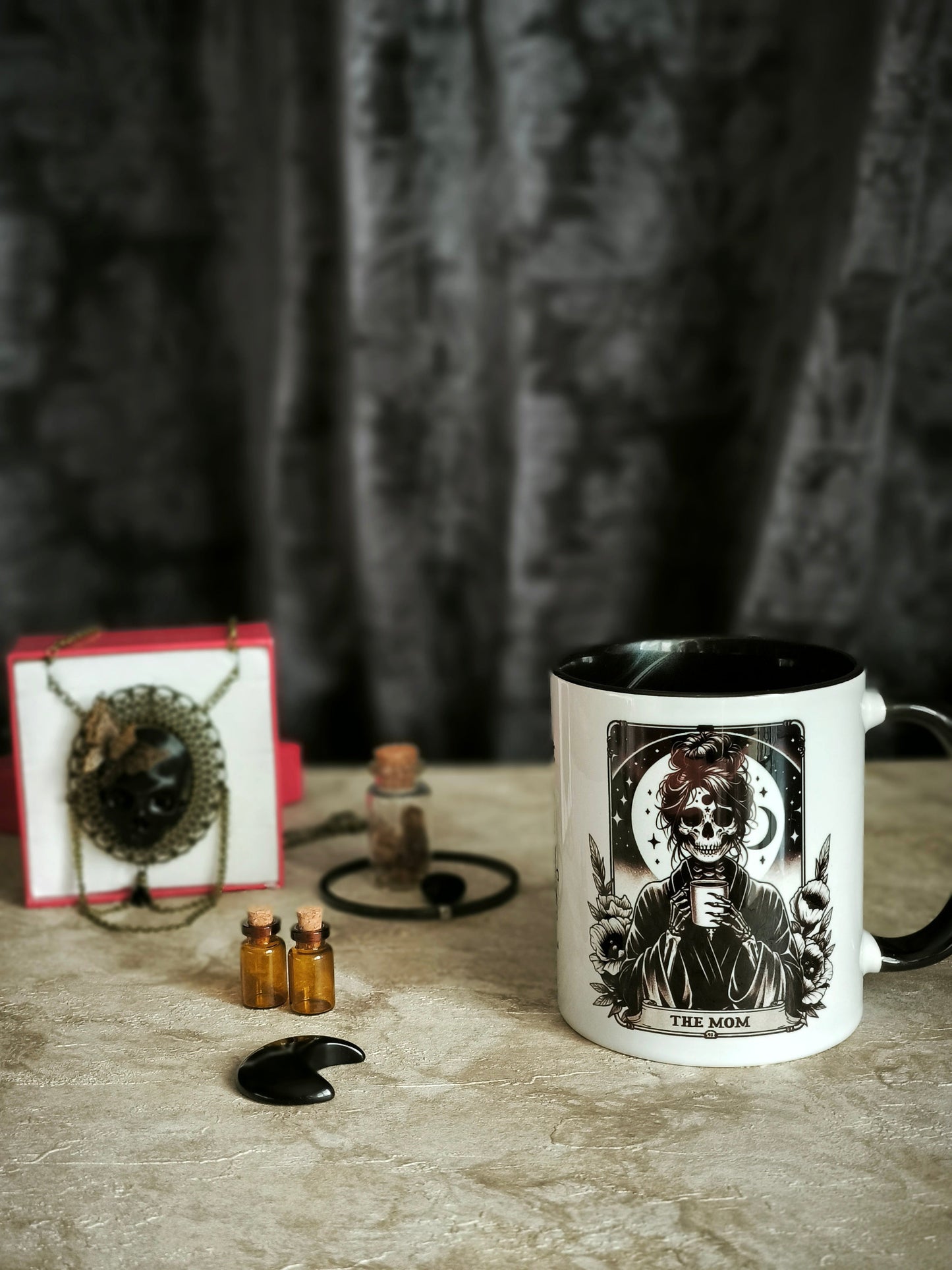 Tasse "La mère des ombres" — Édition Gothique Fête des Mères