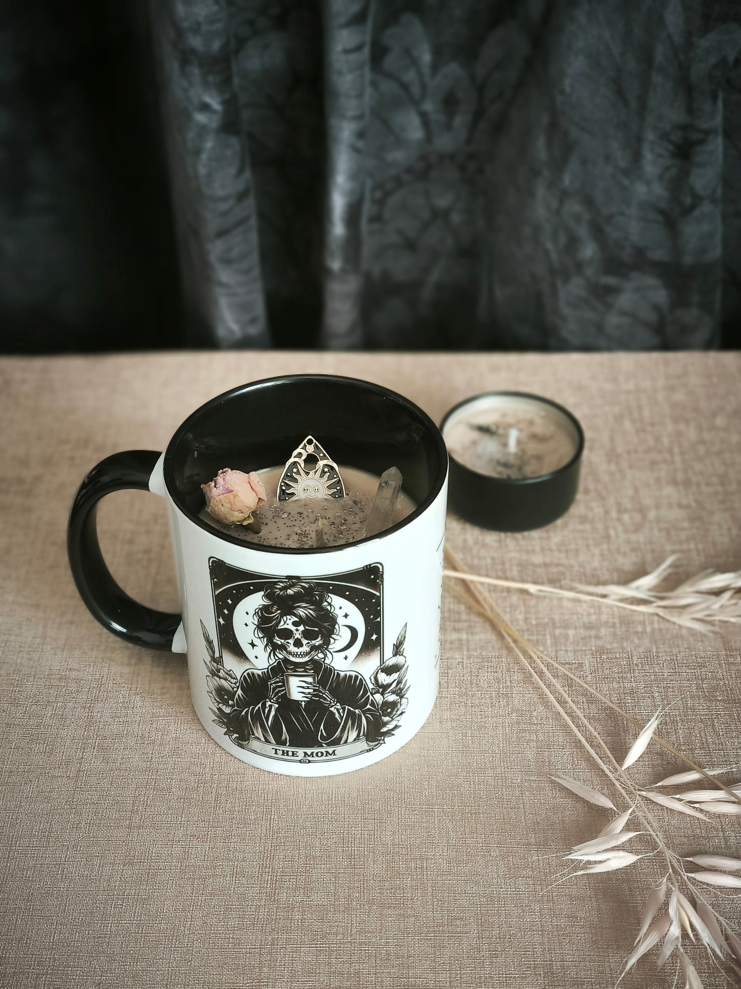 Bougie-tasse "la mère des ombres" - Édition Douceur & Intuition