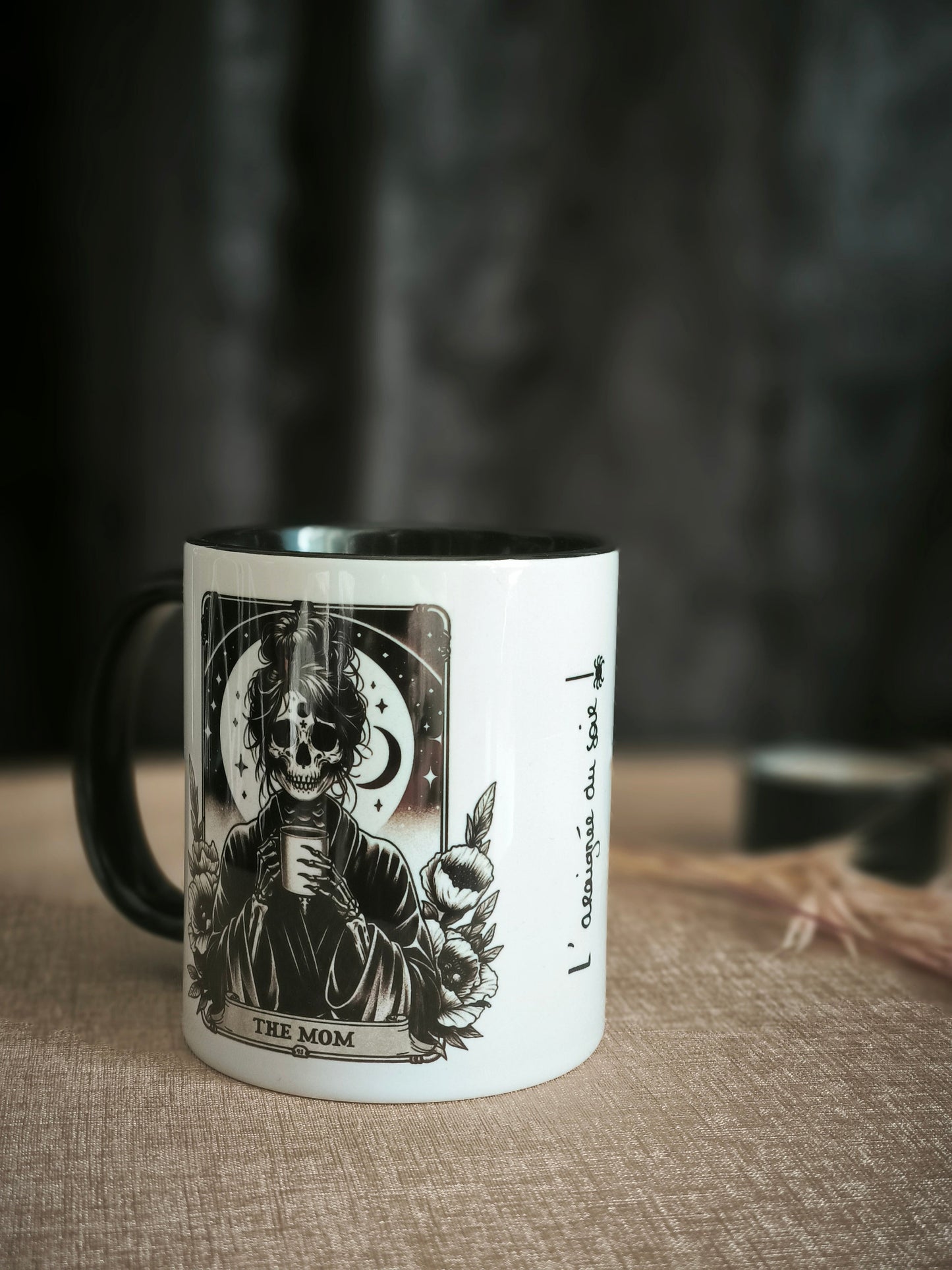 Bougie-tasse "la mère des ombres" - Édition Douceur & Intuition