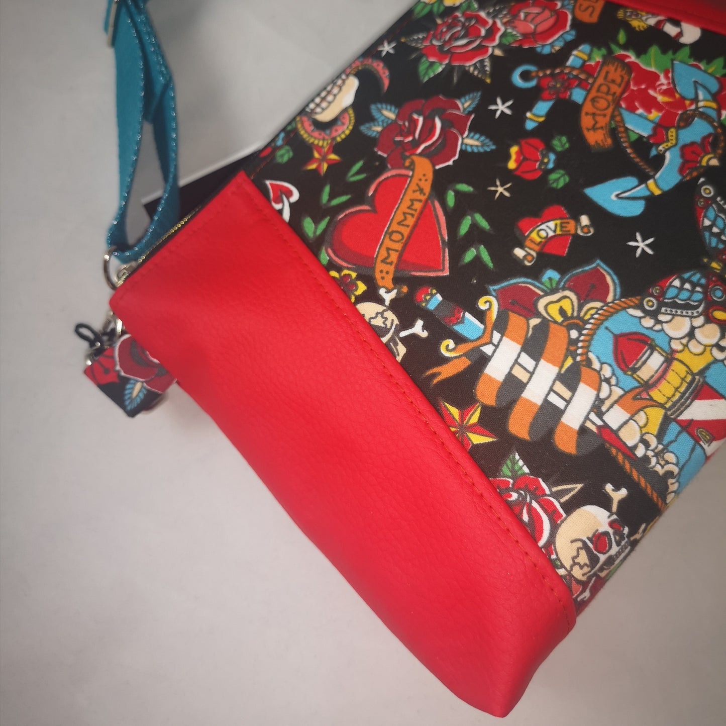 Pochette à bandoulière Tattoo old school