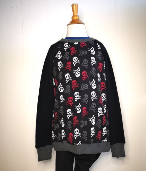 Sweat Têtes de mort T.10ans/140 cm