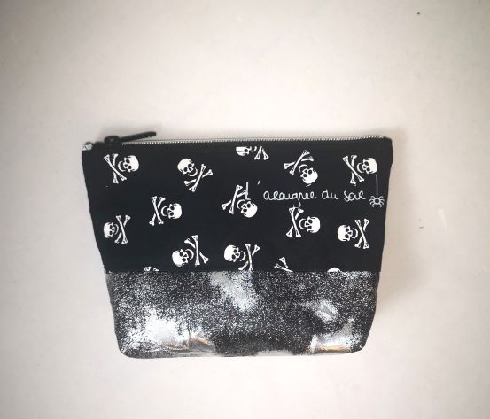 Trousse Crânes et métal pailleté