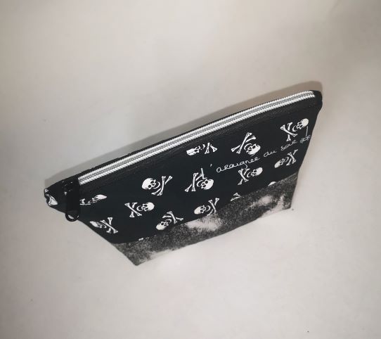 Trousse Crânes et métal pailleté