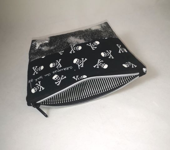 Trousse Crânes et métal pailleté