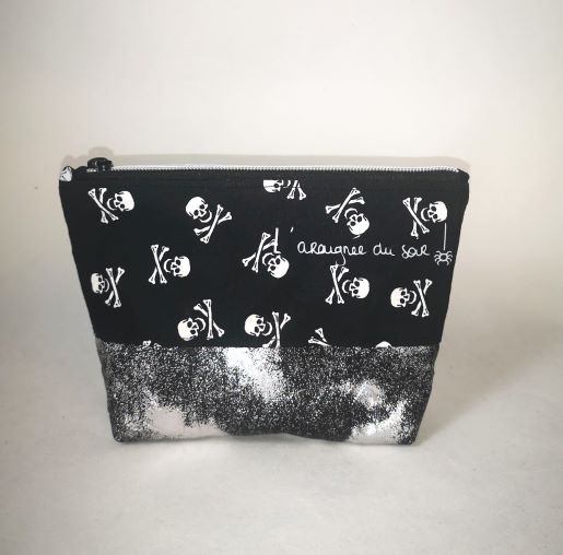 Trousse Crânes et métal pailleté