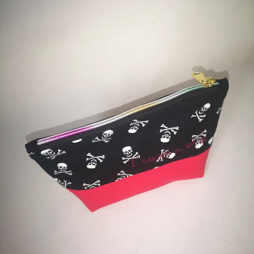 Trousse Crânes et métal pailleté