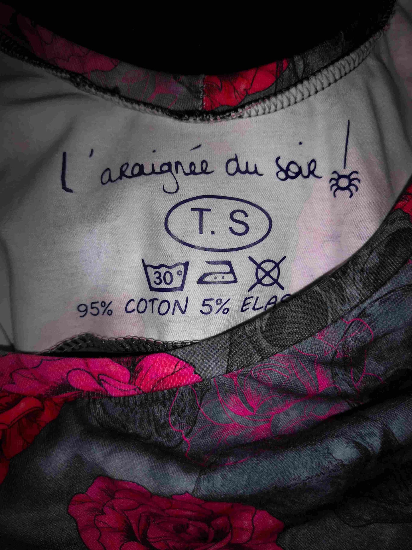 Robe têtes de mort et roses T.S