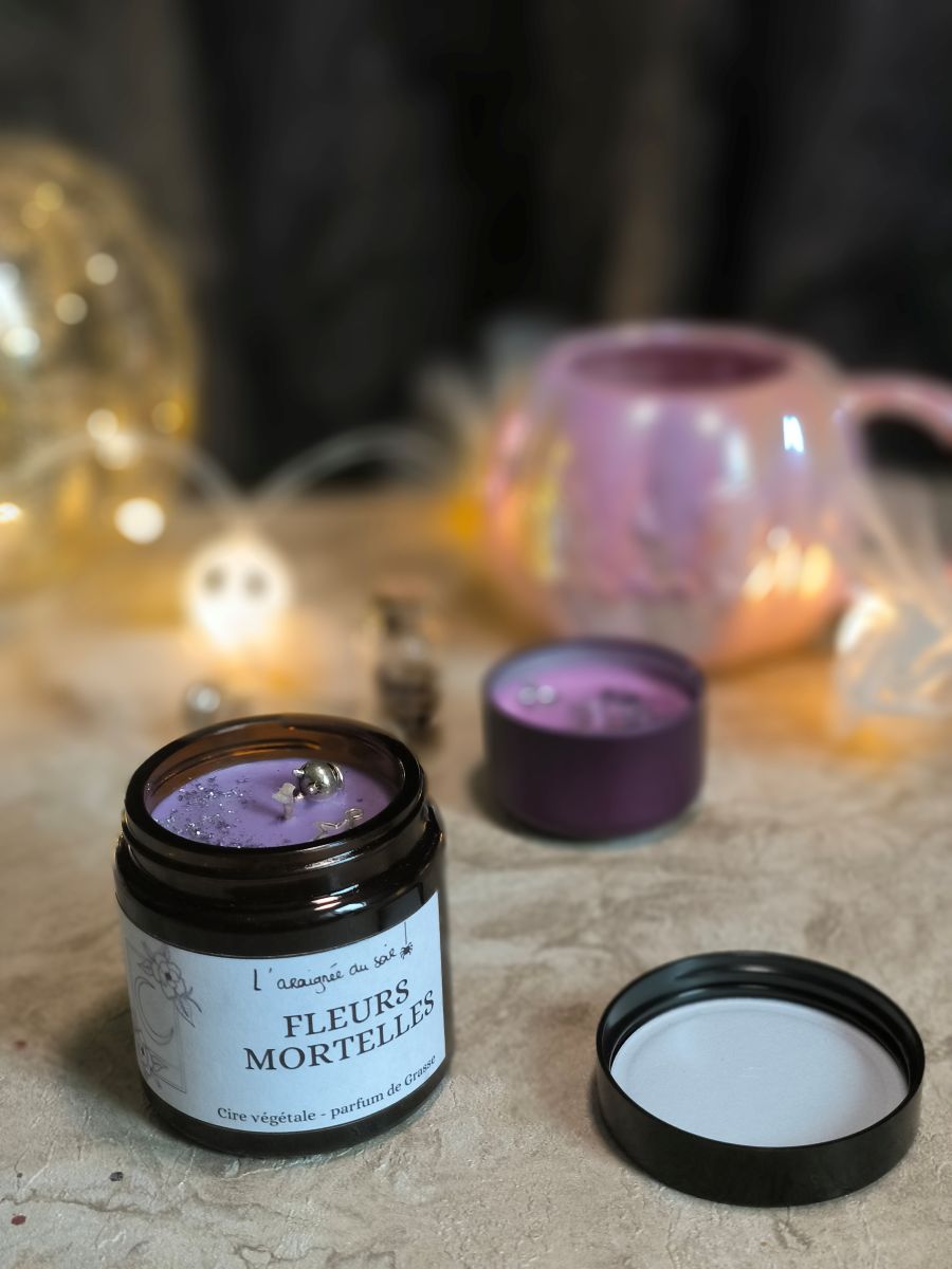 Bougie Parfumée Fleurs Mortelles – Édition pot ambré, élégant et mystérieux
